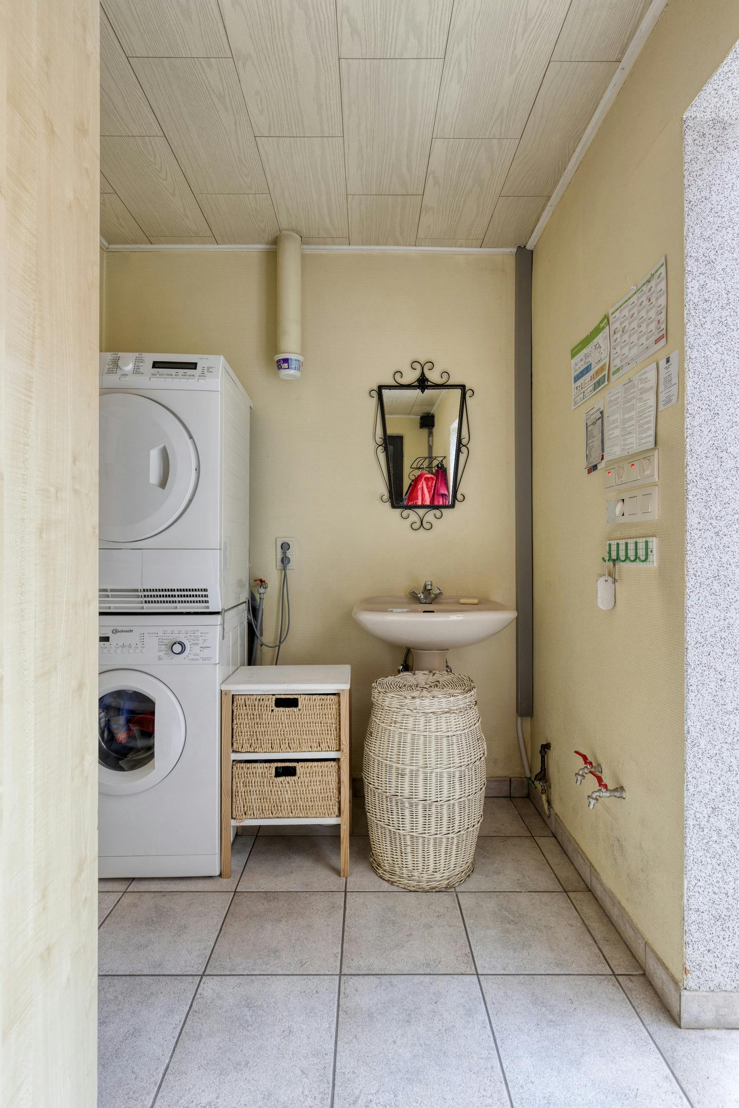 Ruime verzorgde gezinswoning in centrum Beveren foto 19