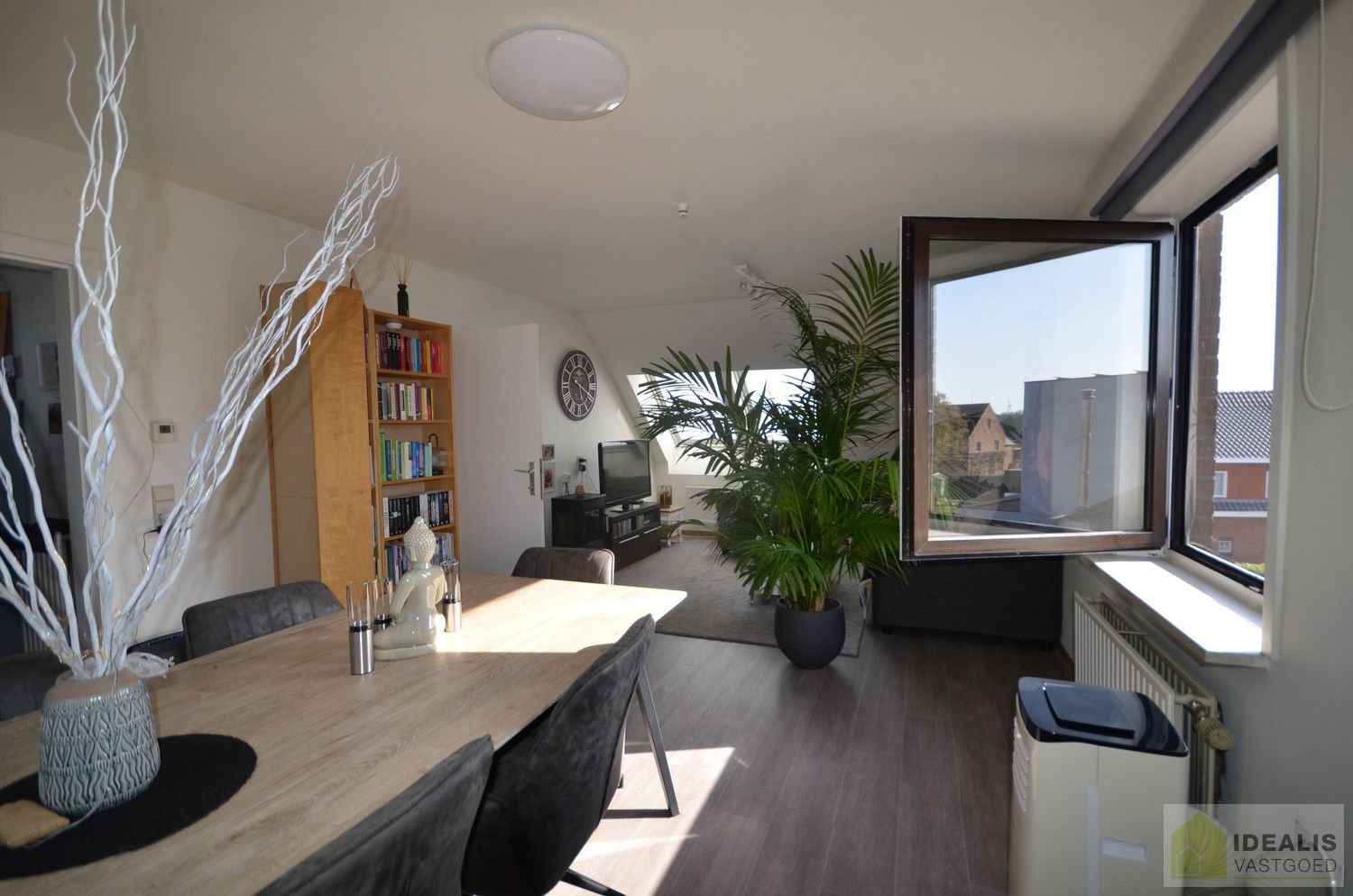 CENTRAAL GELEGEN OPBRENGSTEIGENDOM MET 3 APPARTEMENTEN IN HET CENTRUM VAN LOMMEL OP RUIM PERCEEL VAN 9A 35CA! foto 13