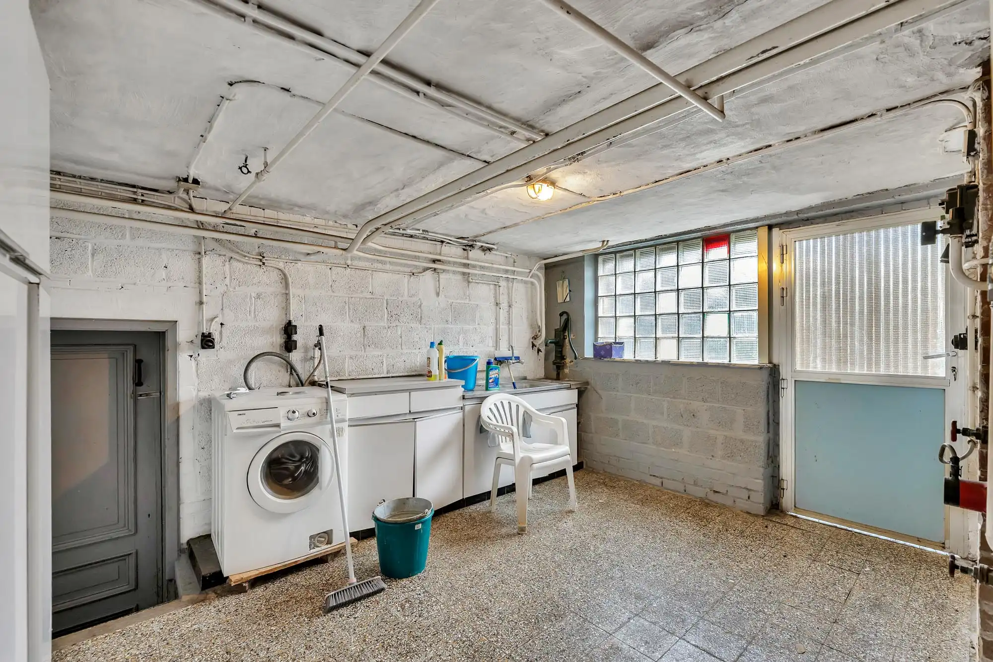 Te renoveren woning op 15a46ca met tal van mogelijkheden! foto 16