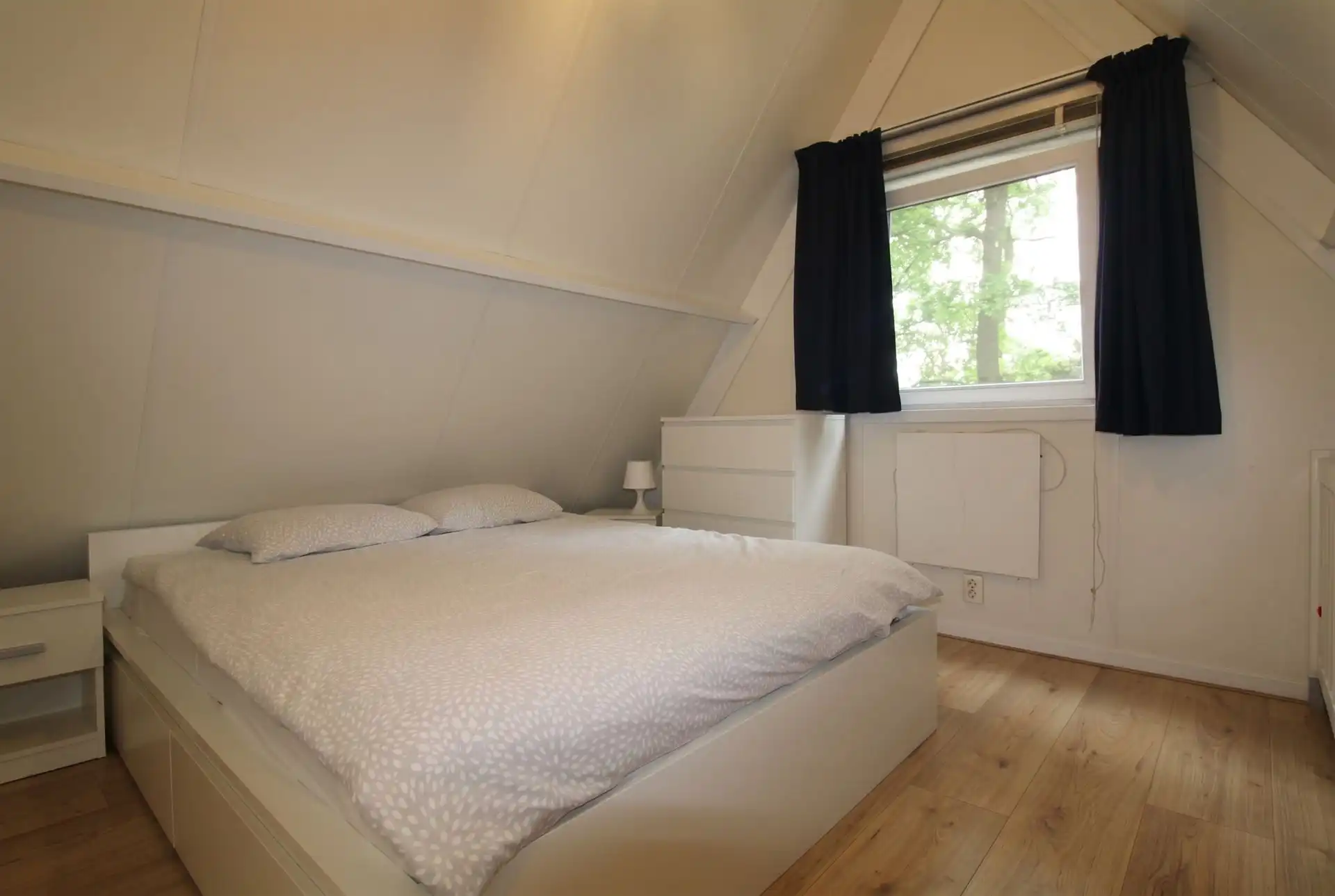 Vakantiewoning met 2 slaapkamers en ruime tuin op vakantiedomein Sonnevijver te Rekem! foto 8