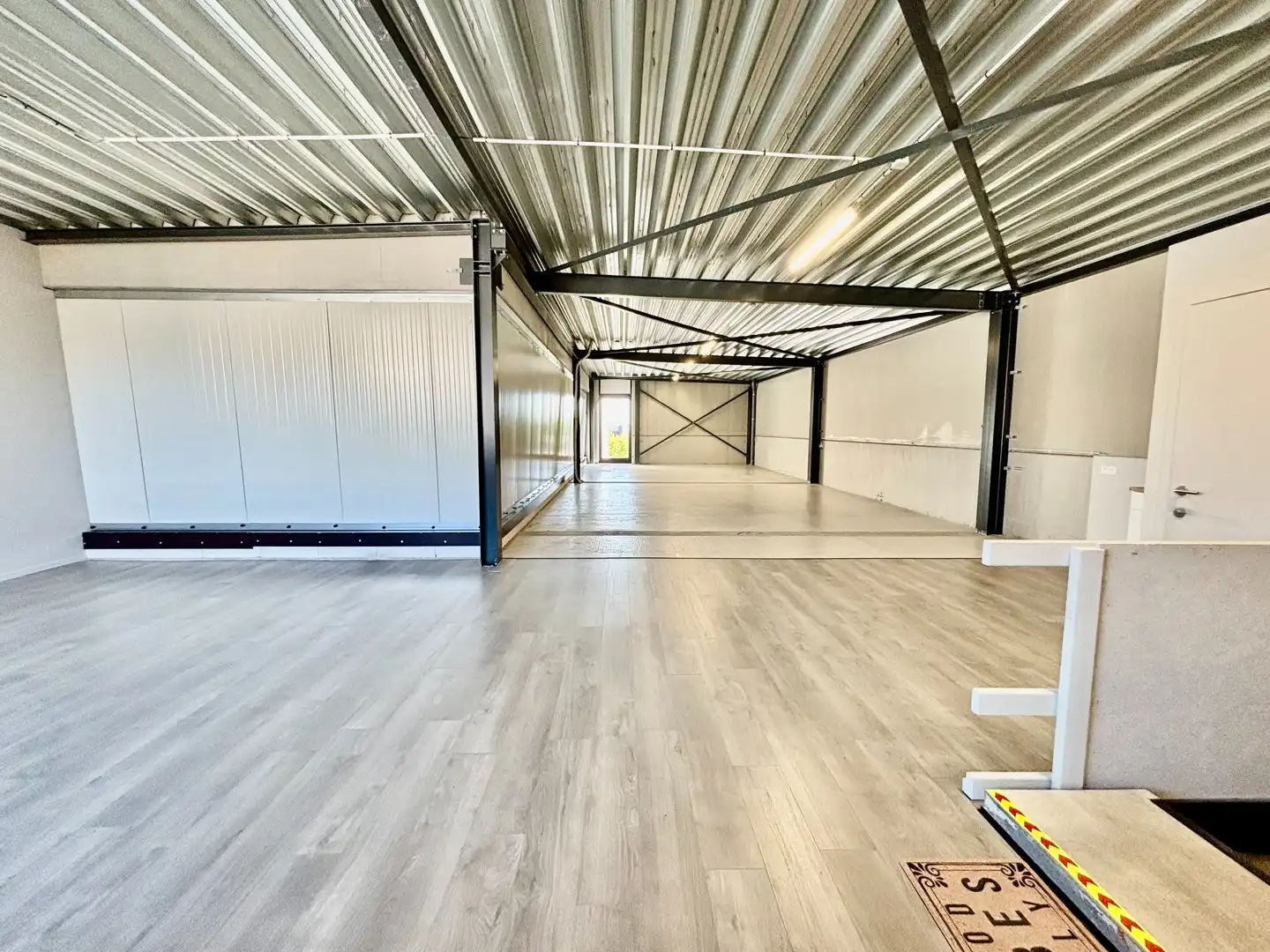 Polyvalente ruimte van ong. 155 m² te huur te Lendelede foto 3