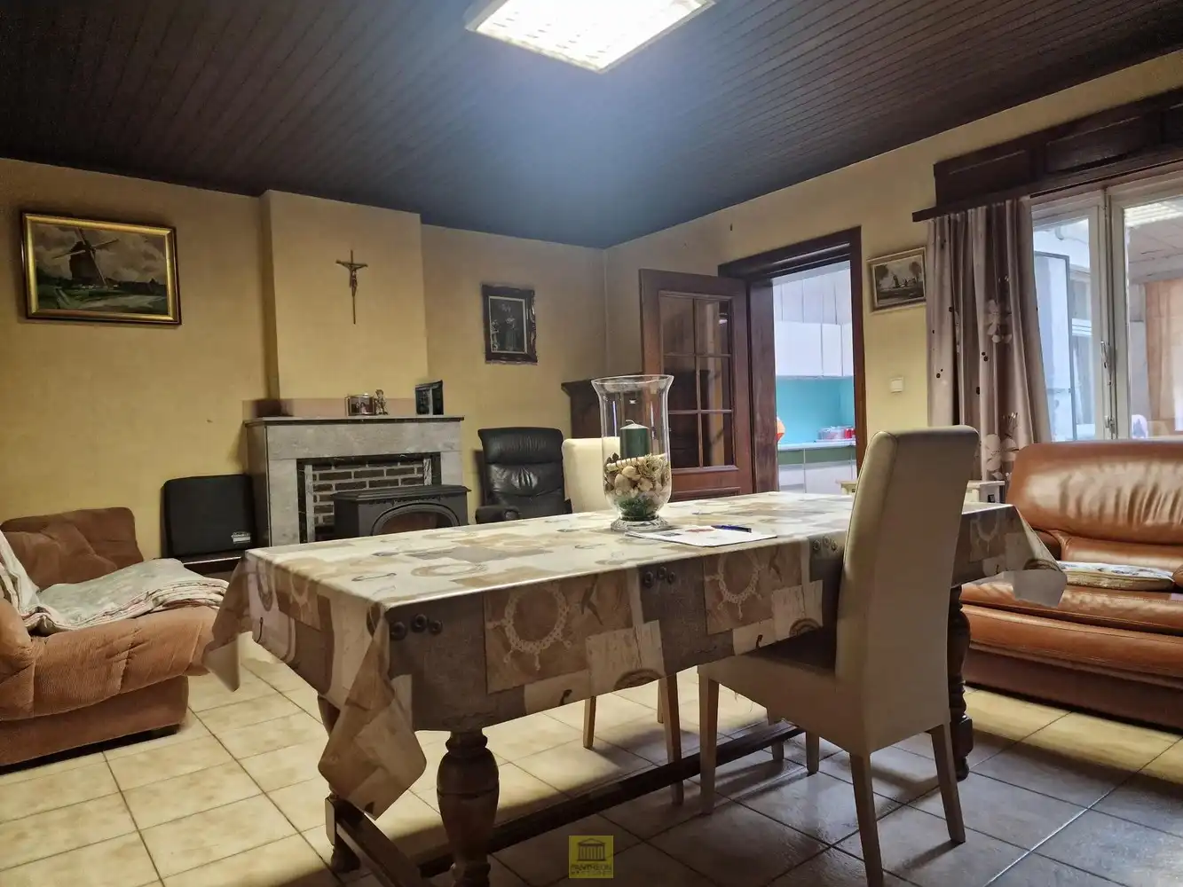 Gezinswoning met 4 slaapkamers, garage en ruime zolder (= extra kamers), rustig gelegen foto 2