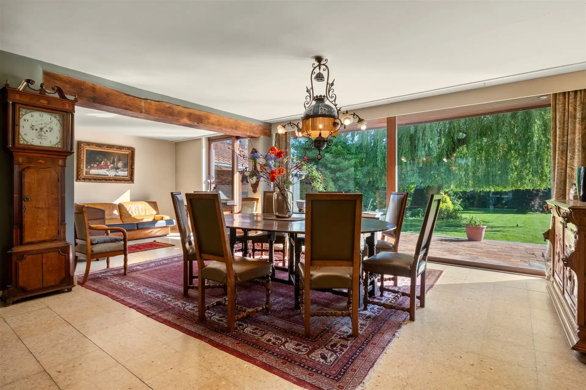 Bijzonder unieke villa op zeer ruim perceel foto 7