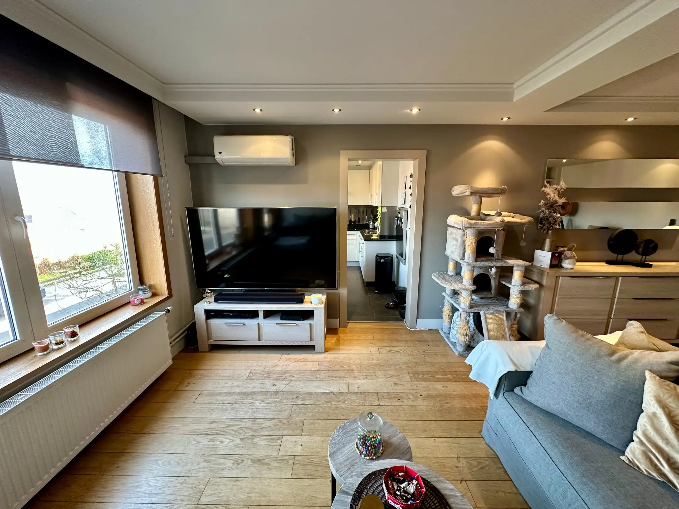 Tweeslaapkamerappartement nabij Genk centrum met groot terras en garagebox foto 7