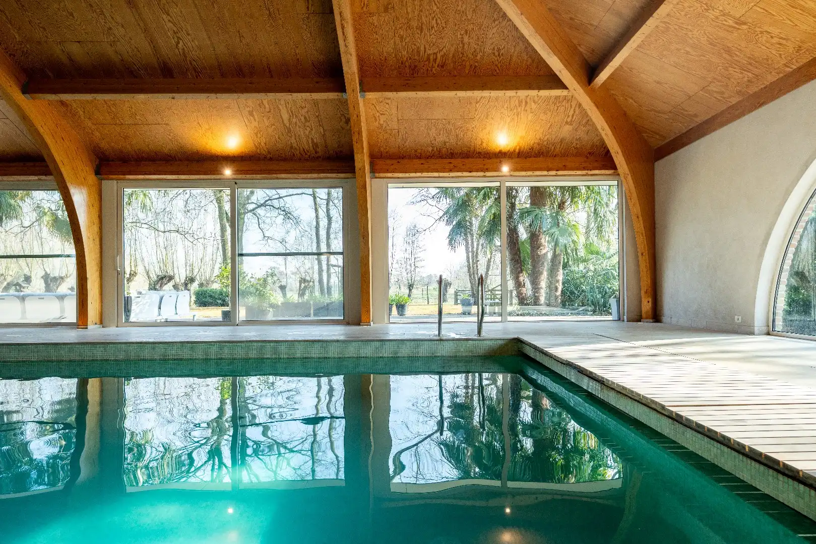 Riante villa met binnenzwembad op een uitzonderlijk domein van 6.426 m² foto 9