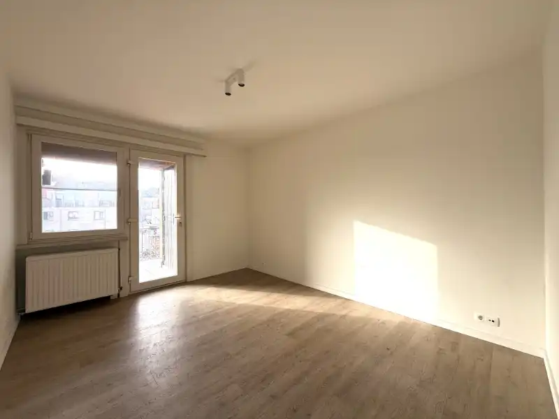 Rustige gelegen gerenoveerd appartement met terras foto 7