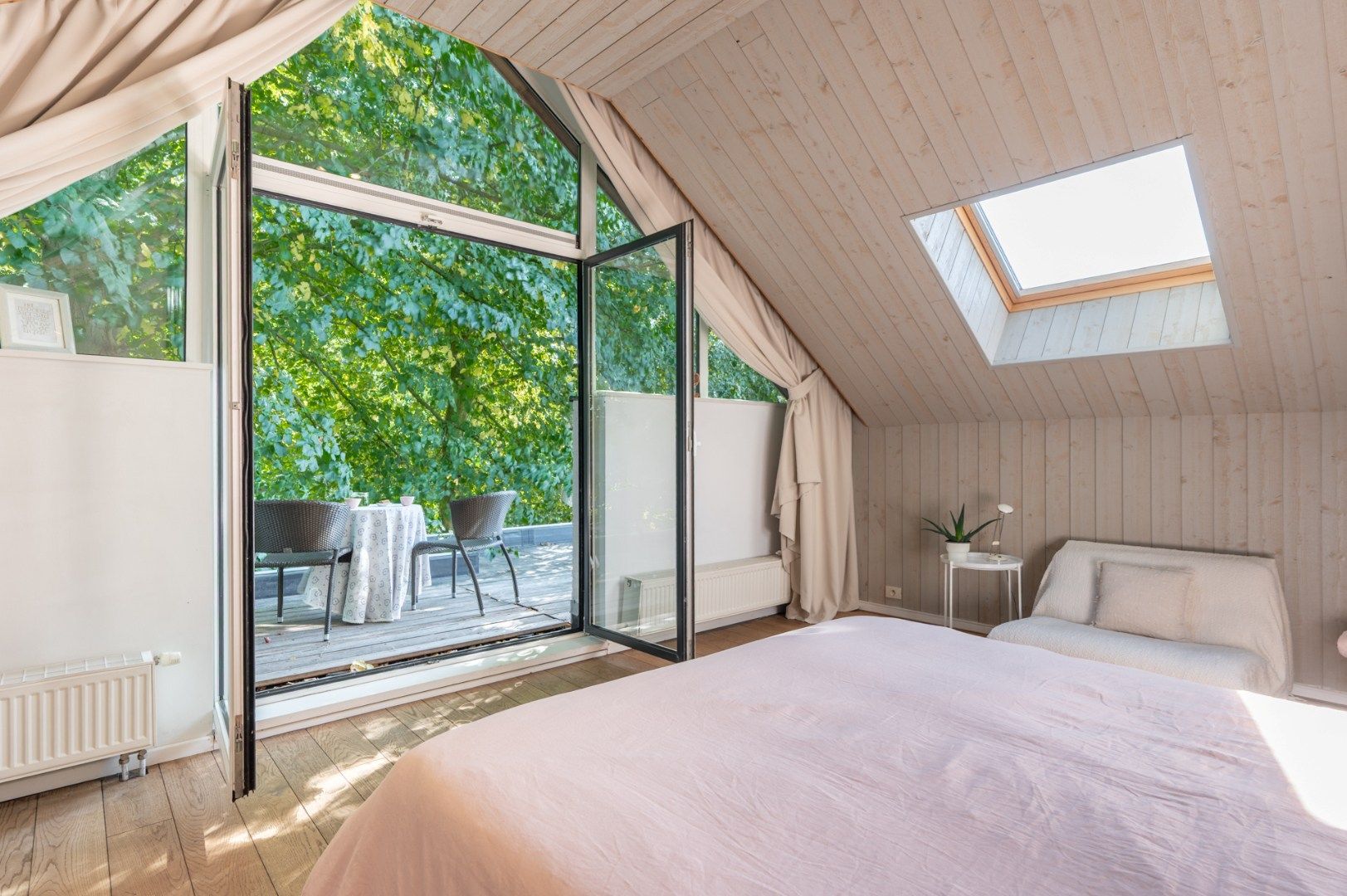 charmante vrijstaande woning in een oase van groen foto 18