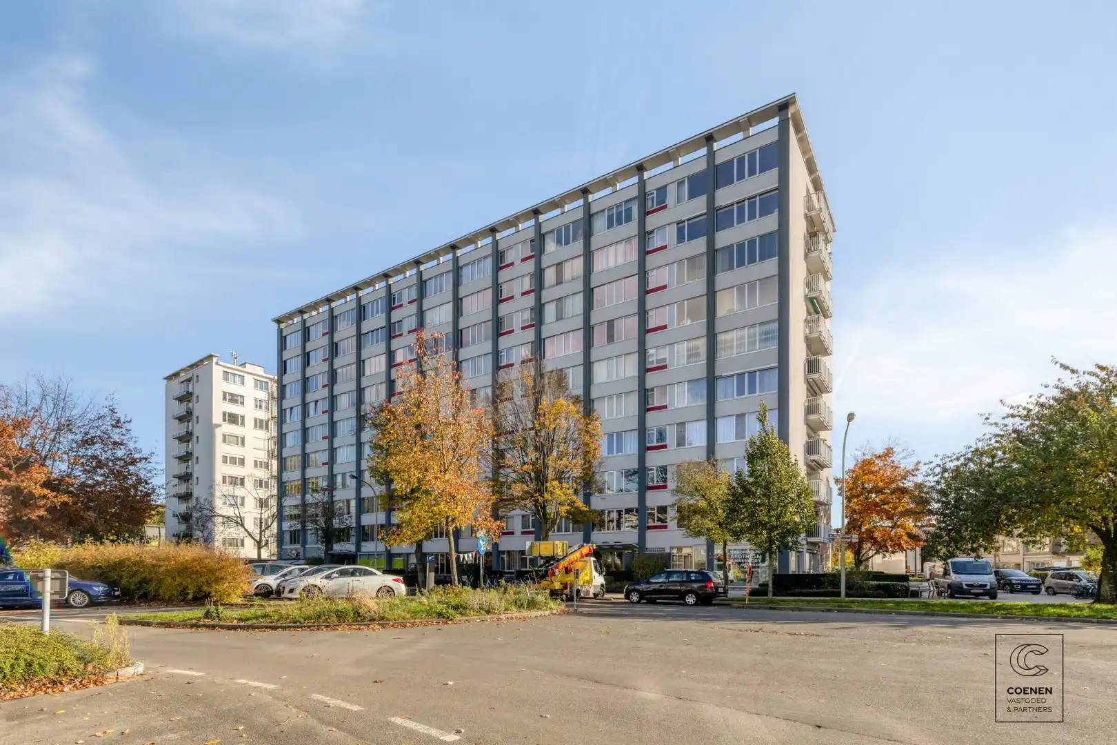 Op te frissen appartement op de zesde verdieping met twee slaapkamers op een goede locatie te Deurne! foto {{pictureIndex}}
