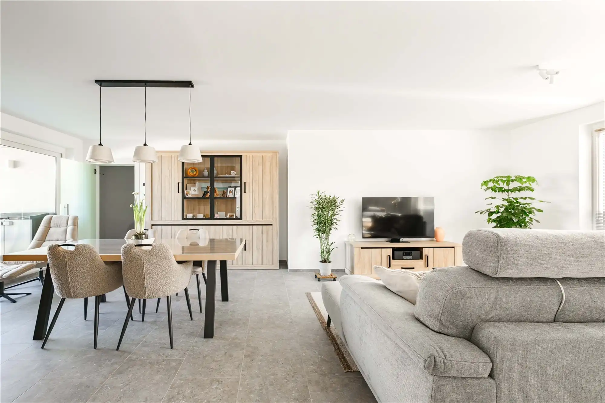 Appartement foto {{pictureIndex}}