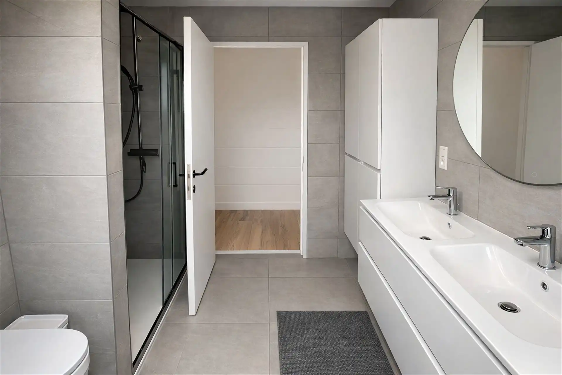 Ruime villa met 6 slaapkamers, zonnige tuin, 2 garages en oprit in rustige woonwijk te Lier foto 22