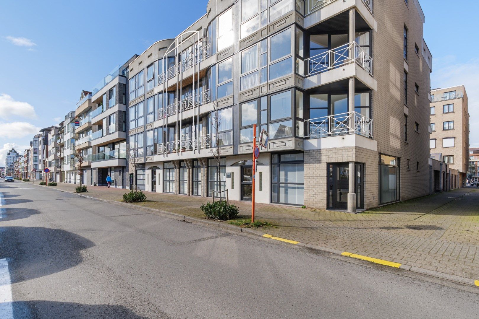 Hoofdfoto van de publicatie: Gelijkvloers appartement met 4 slaapkamers in het centrum van Knokke
