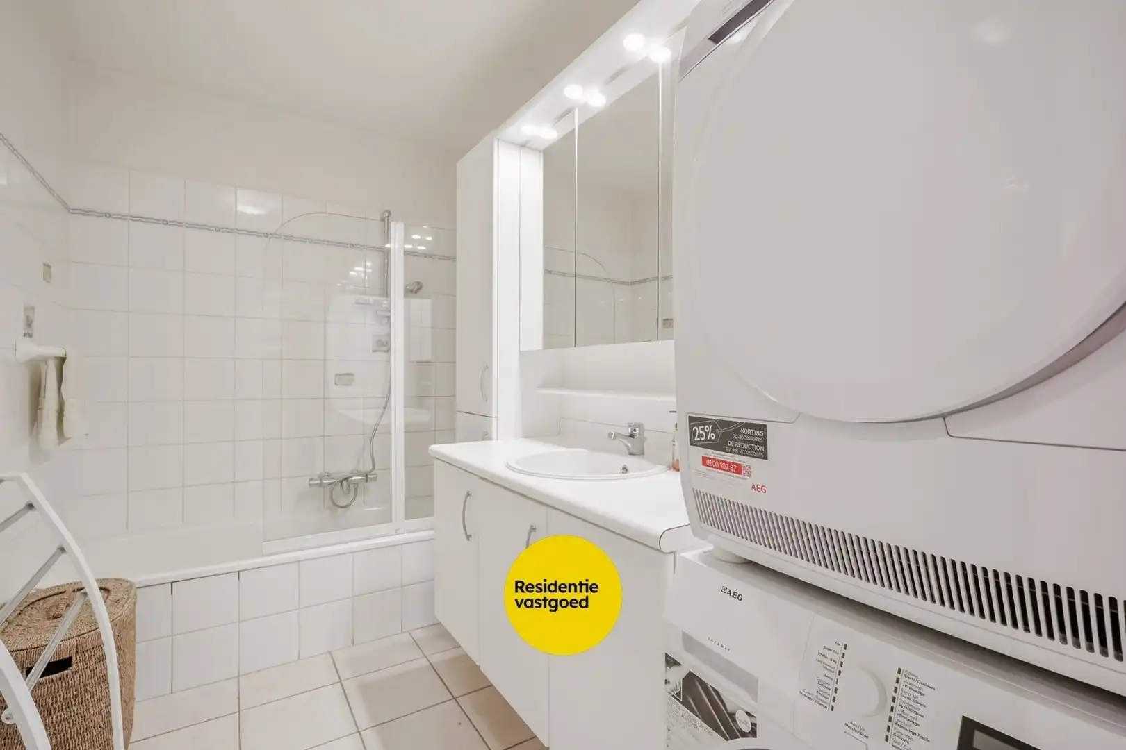 Instapklaar 2-slaapkamerappartement (89m² + 8m² terras) nabij de haven van Nieuwpoort. foto 7