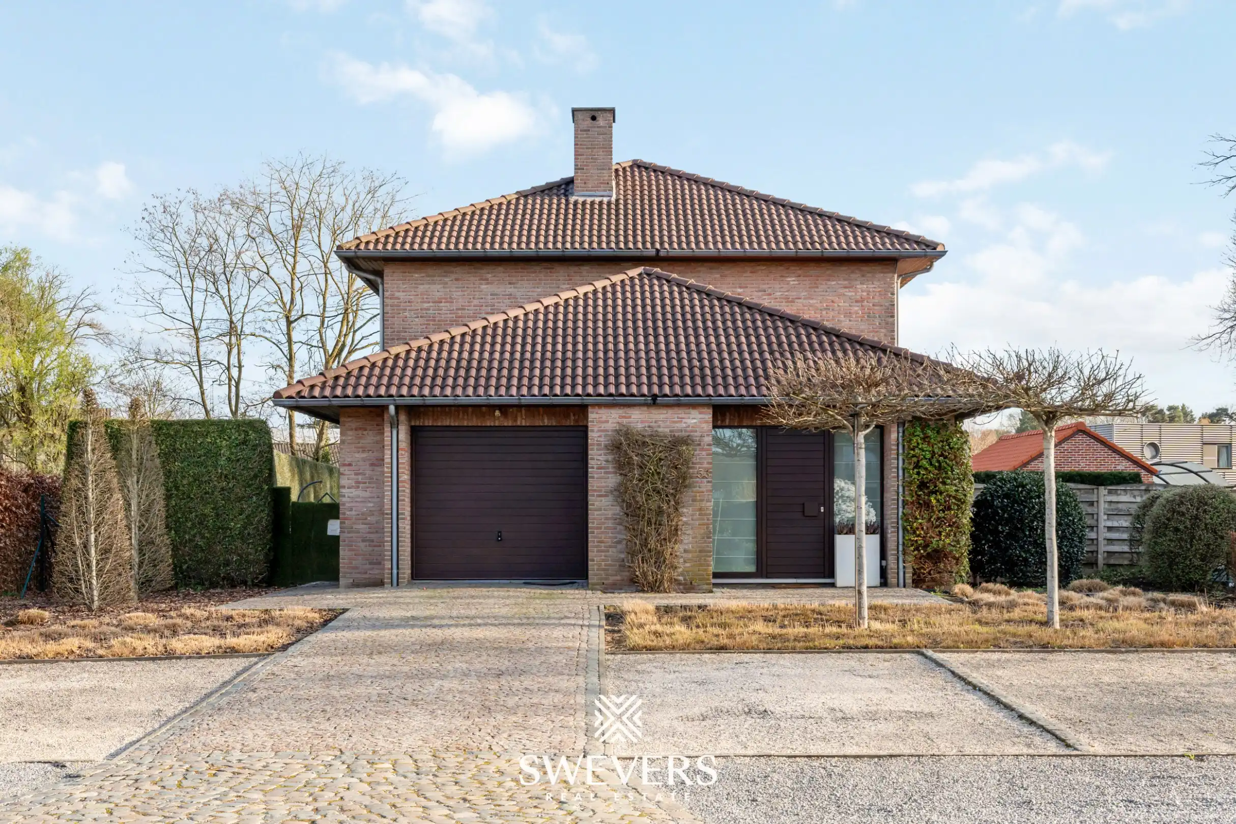 Uiterst verzorgde en lichtrijke woning op een rustige locatie in Heusden-Zolder foto {{pictureIndex}}