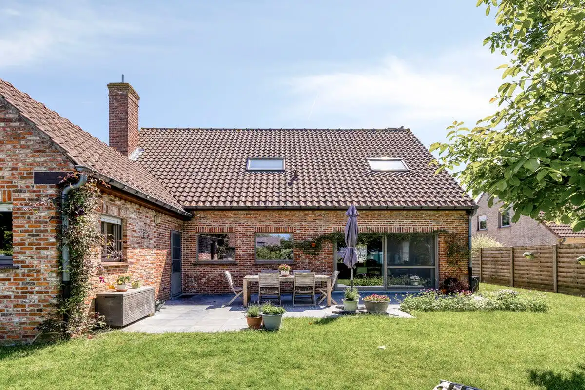 Alleenstaand huis met 5 kamers te koop in Beveren-Leie foto 19