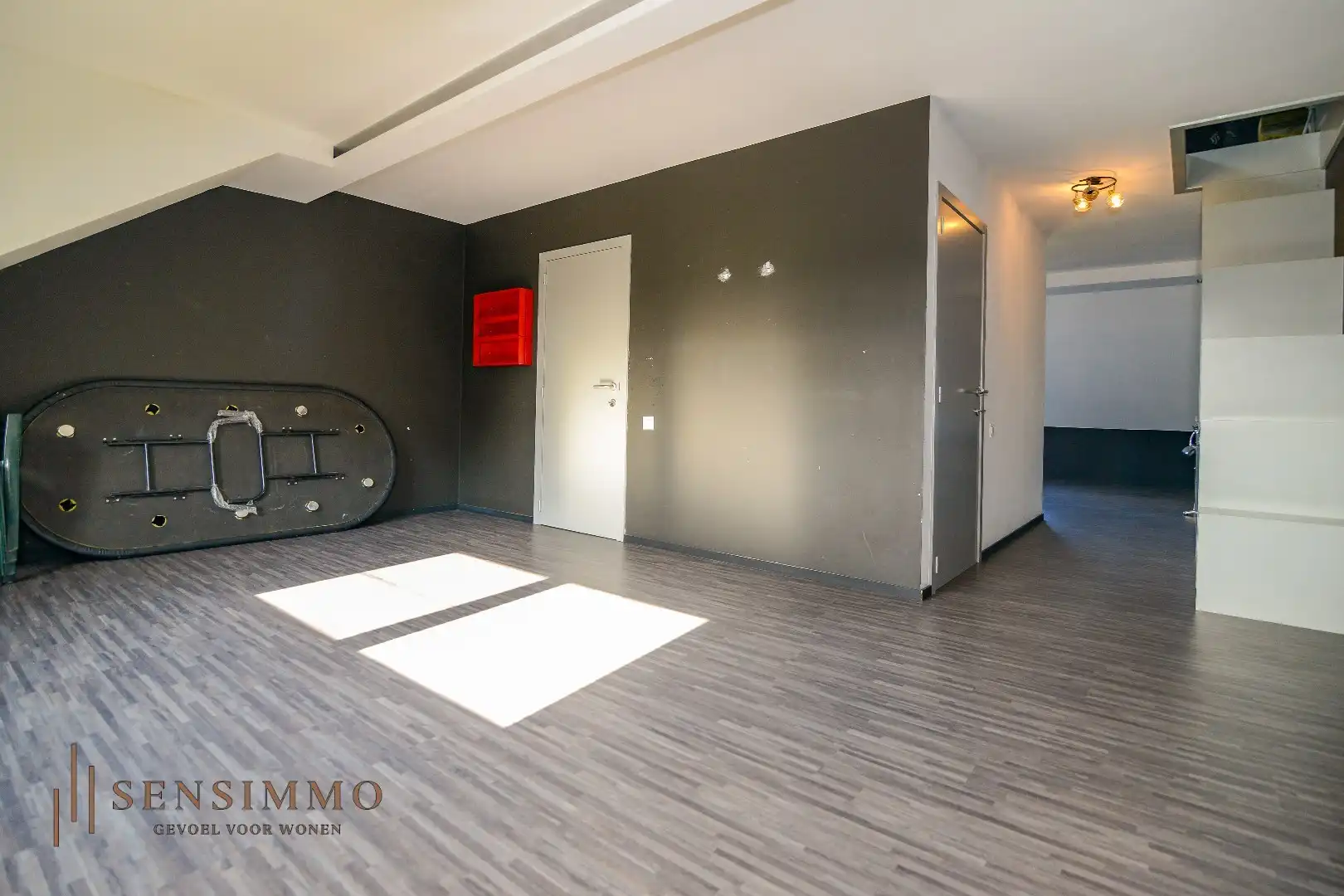 Ruim en instapklaar duplex appartement met carport en terras foto 17