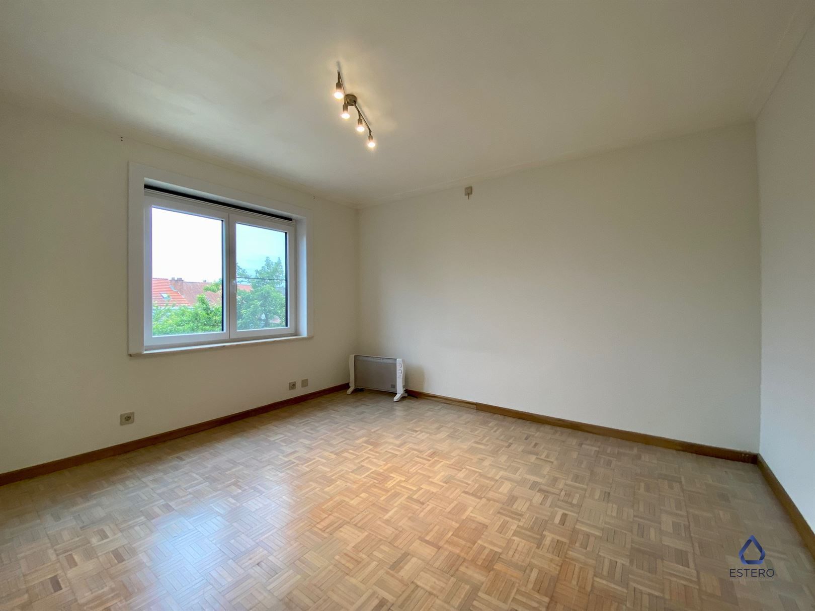 Ruime woning gelegen te Aalst foto 6