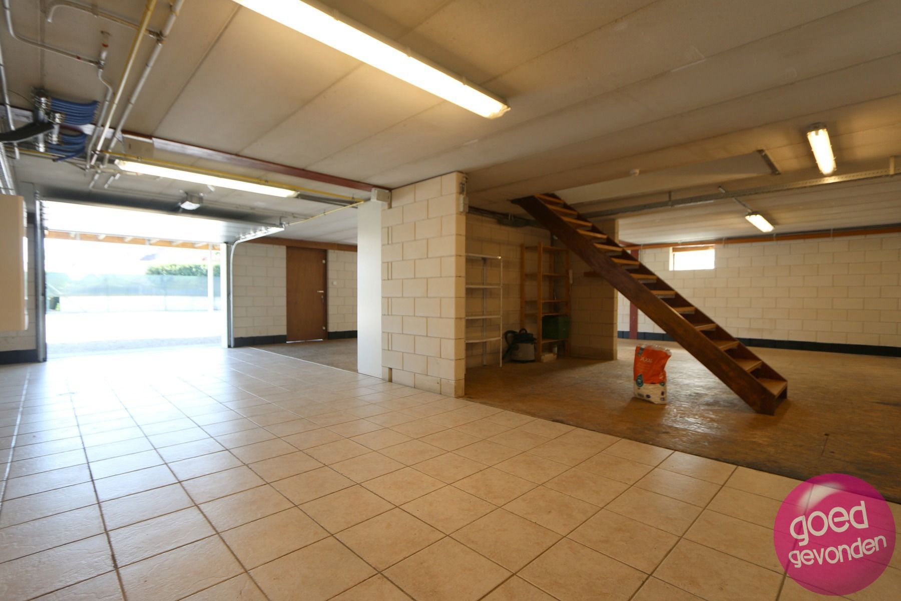 WONING - WERKPLAATS - 4 SLK - 2 GARAGES - TERRAS - TUIN foto 26