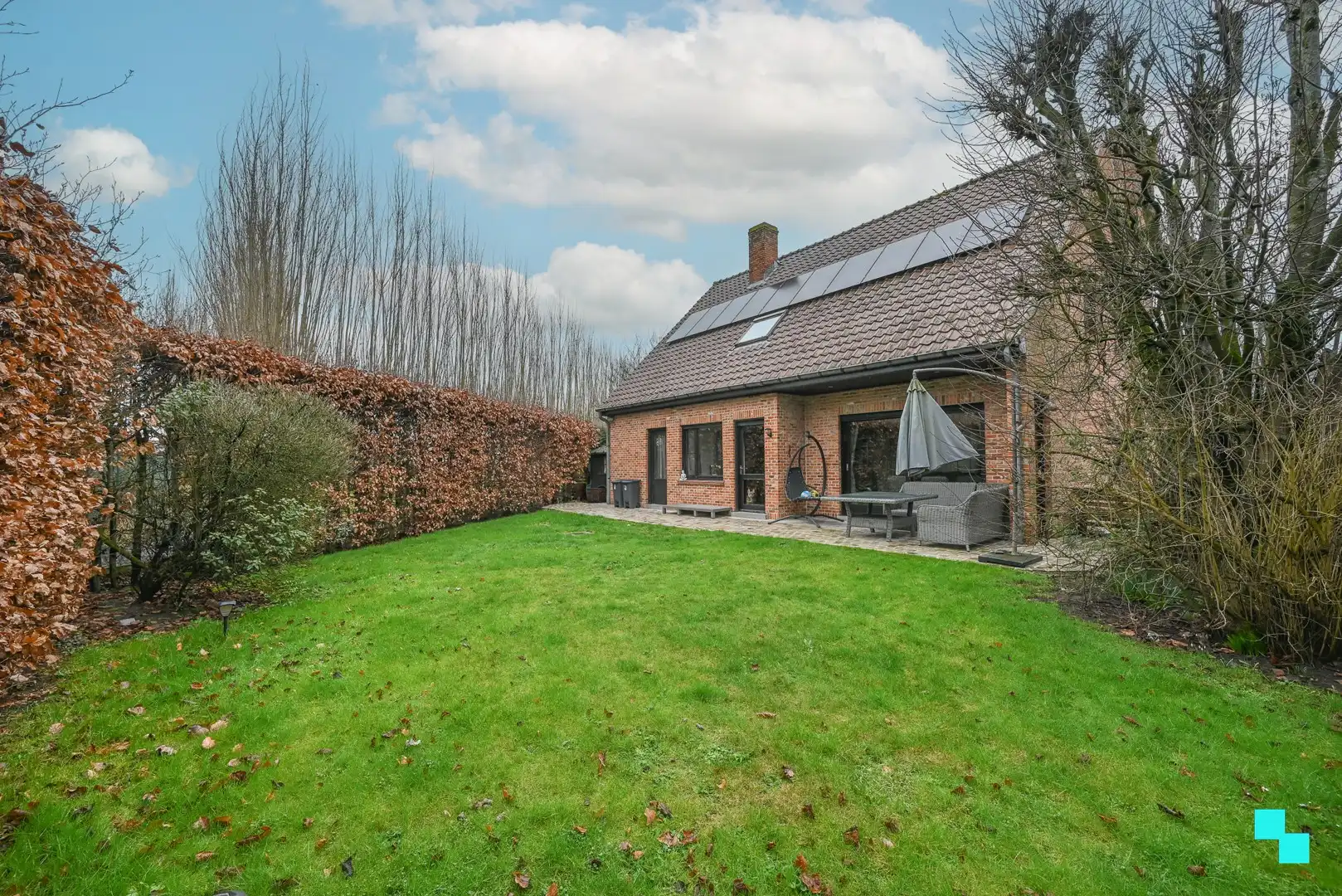 Ruime gezinswoning in doodlopende straat te Izegem foto 2