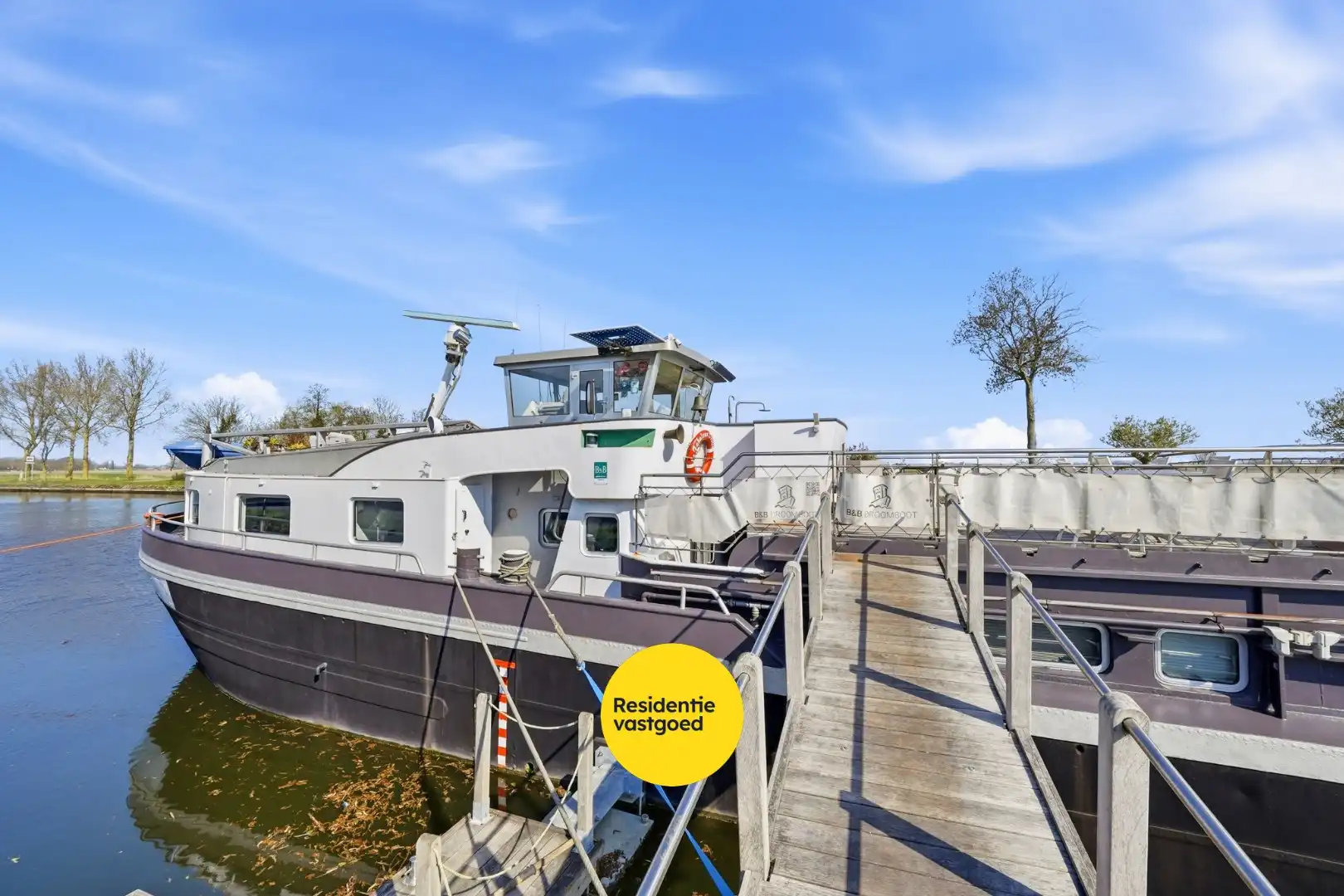 Unieke woonboot met B&B en vergunde ligplaats in Plassendale foto 47