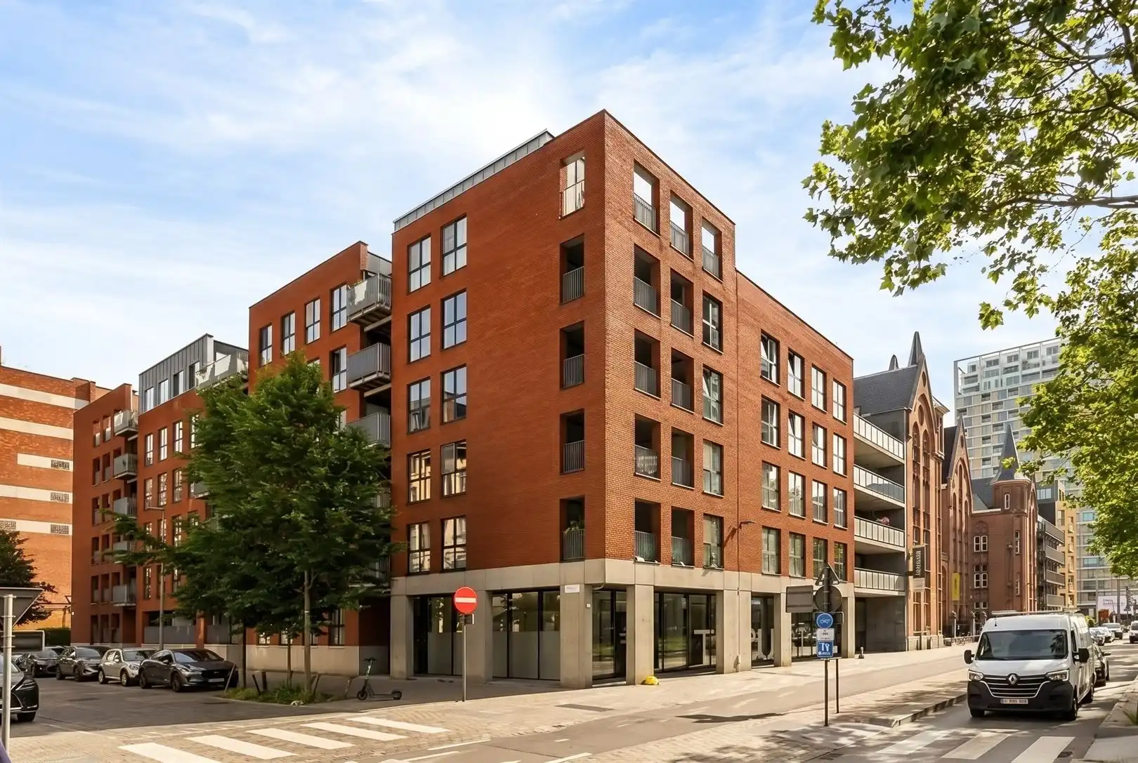 Prachtig appartement met lift, garage nabij 't MAS te Antwerpen  foto {{pictureIndex}}