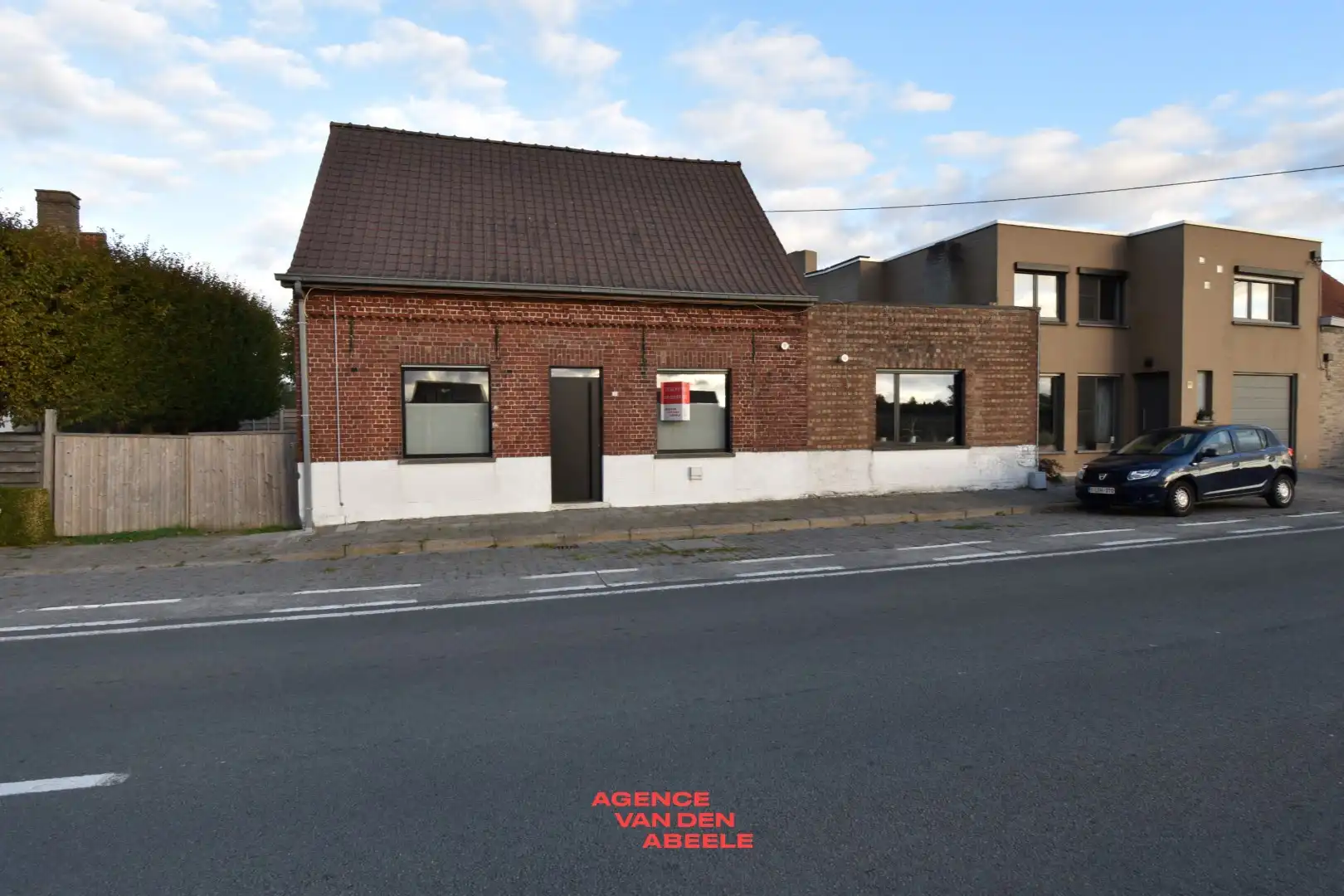 Charmante half-open bebouwing met 4 slaapkamers en tuin foto 3