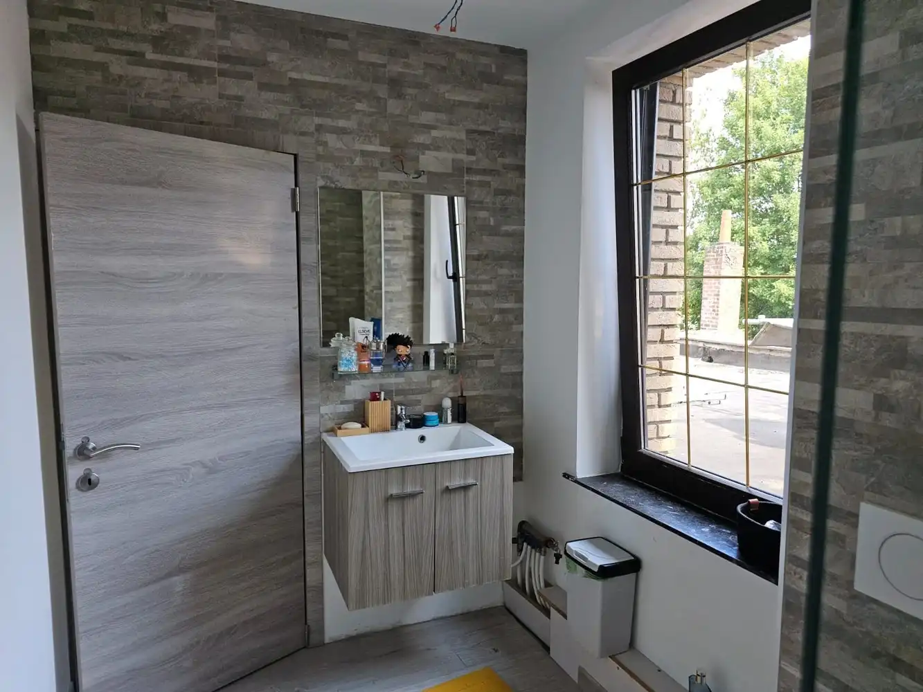 Ruime woning met tuin, 4 slaapkamers en 2 garages foto 17