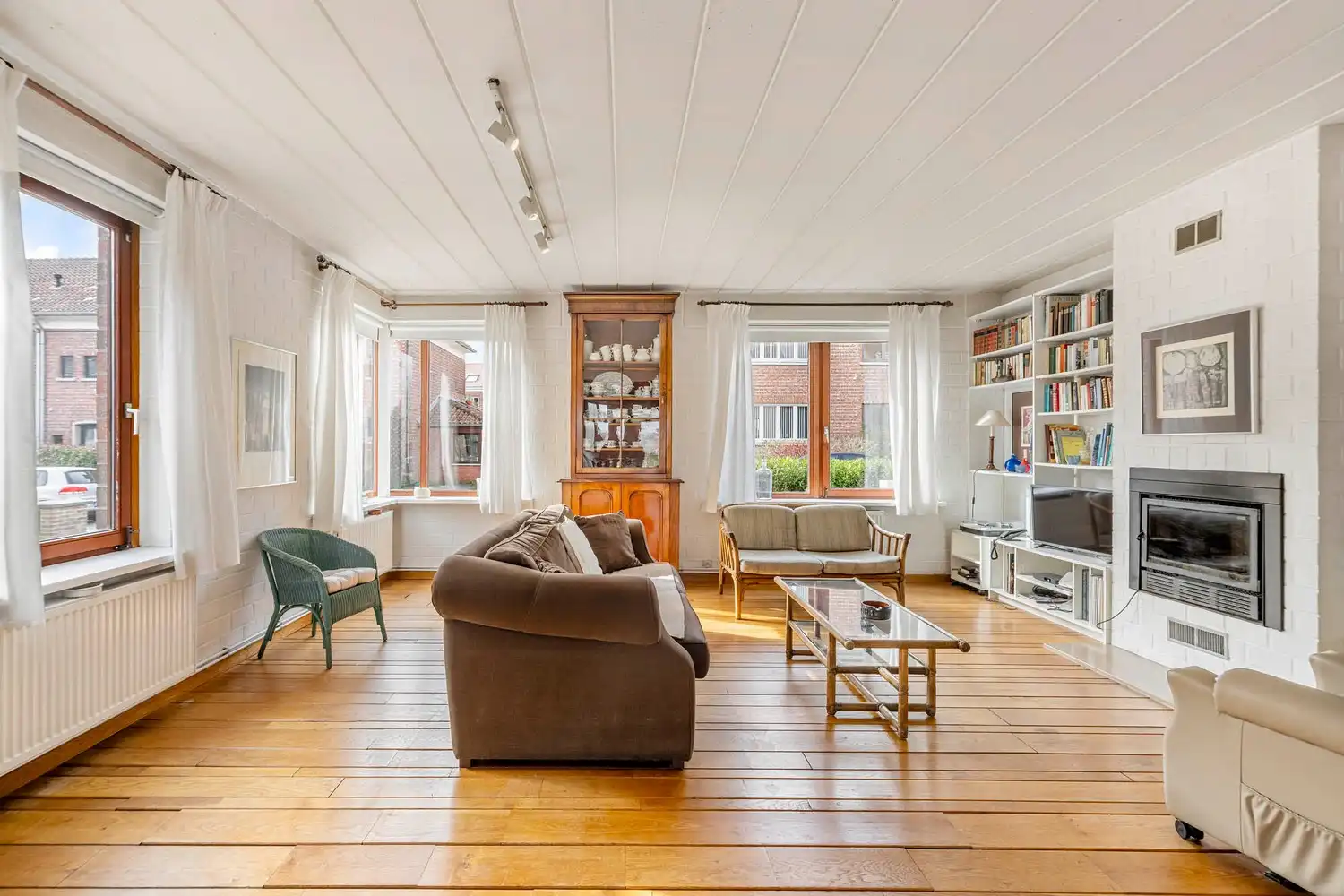 Goed gelegen en lichtrijke halfopen bebouwing met 3/4 ruime slaapkamers, een bureau en een tuin te Heverlee! foto 3