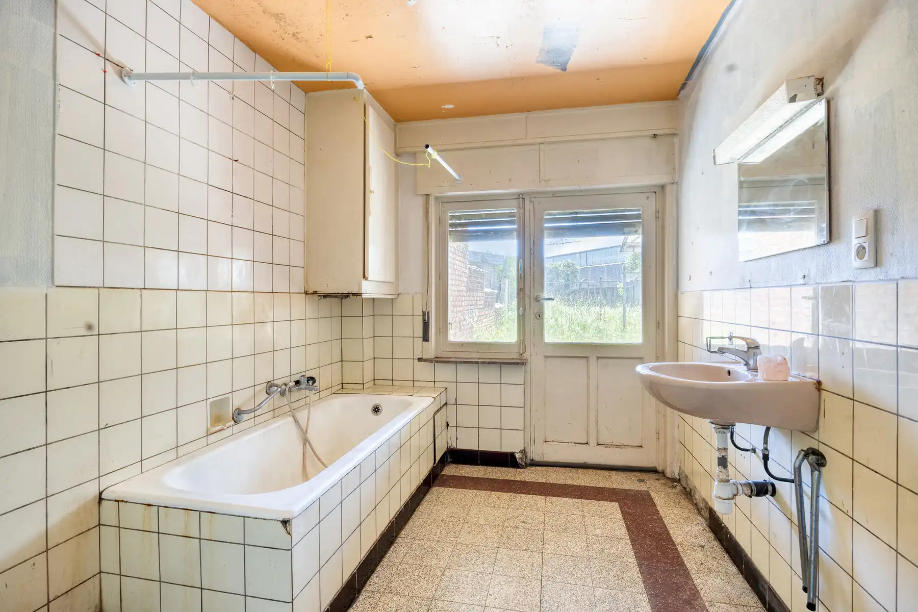 Gunstig gelegen woning met 3 slaapkamers, tuin en garage foto 23