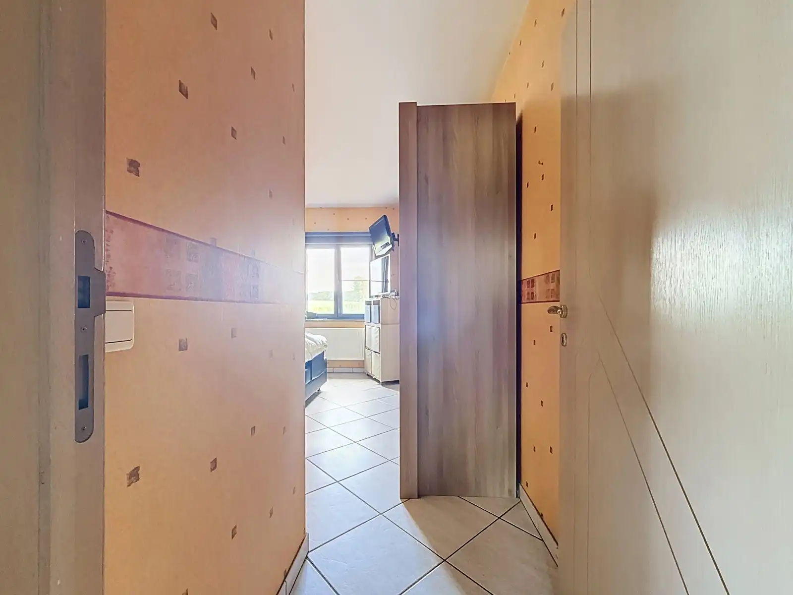 OB op een toplocatie met mooie tuin en 4 slaapkamers foto 8
