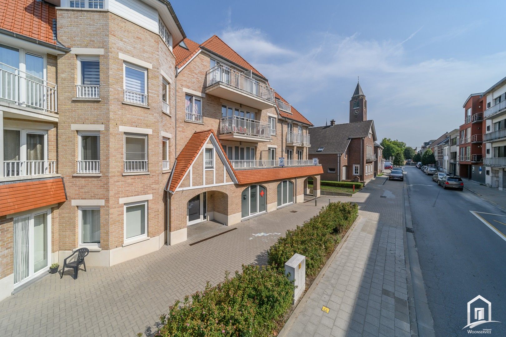 Zeer rustig gelegen, mooi ingericht appartement te Erembodegem foto {{pictureIndex}}