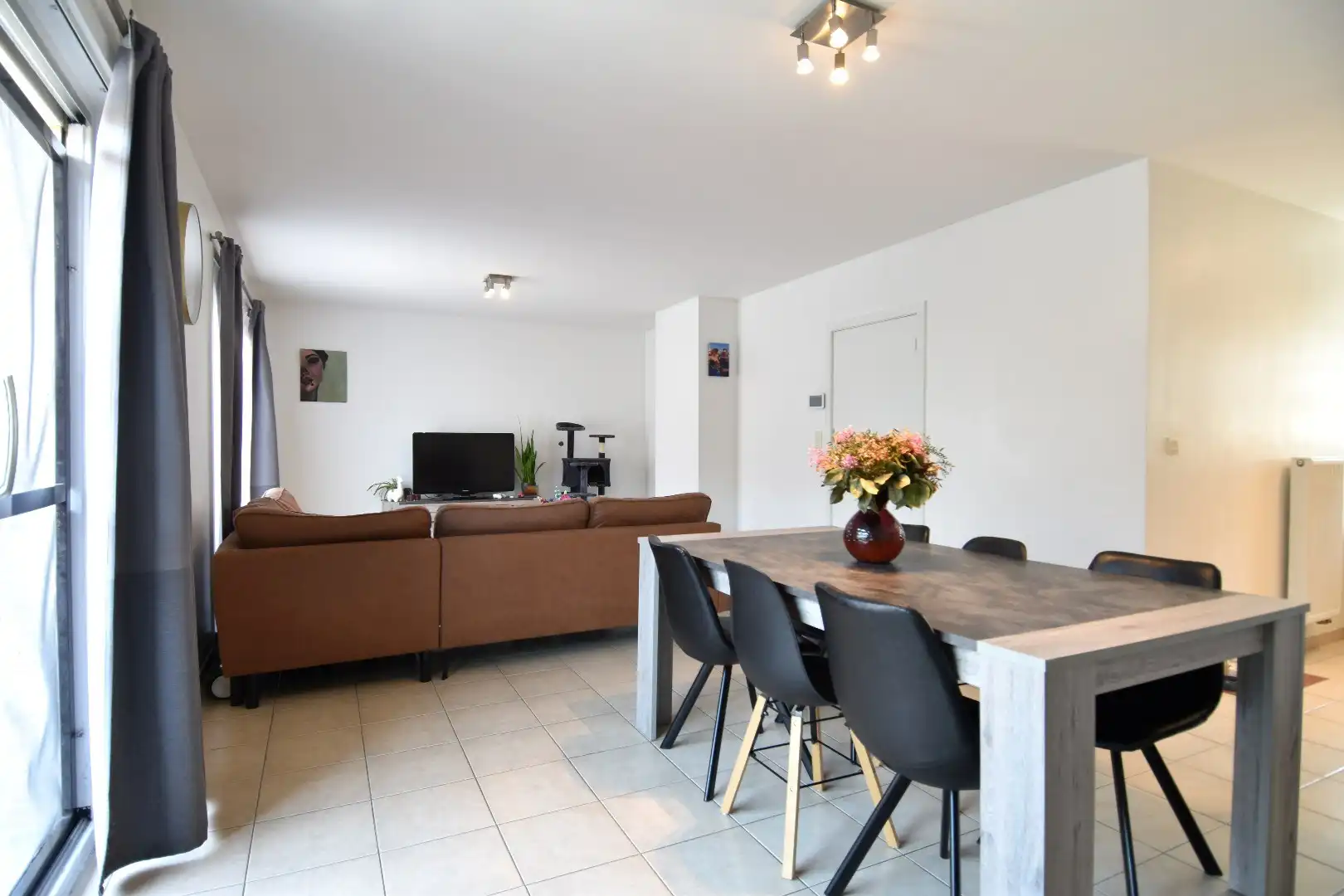 Rustig gelegen gezinswoning met 3 slaapkamers, garage en zonnige tuin te Heule foto 3