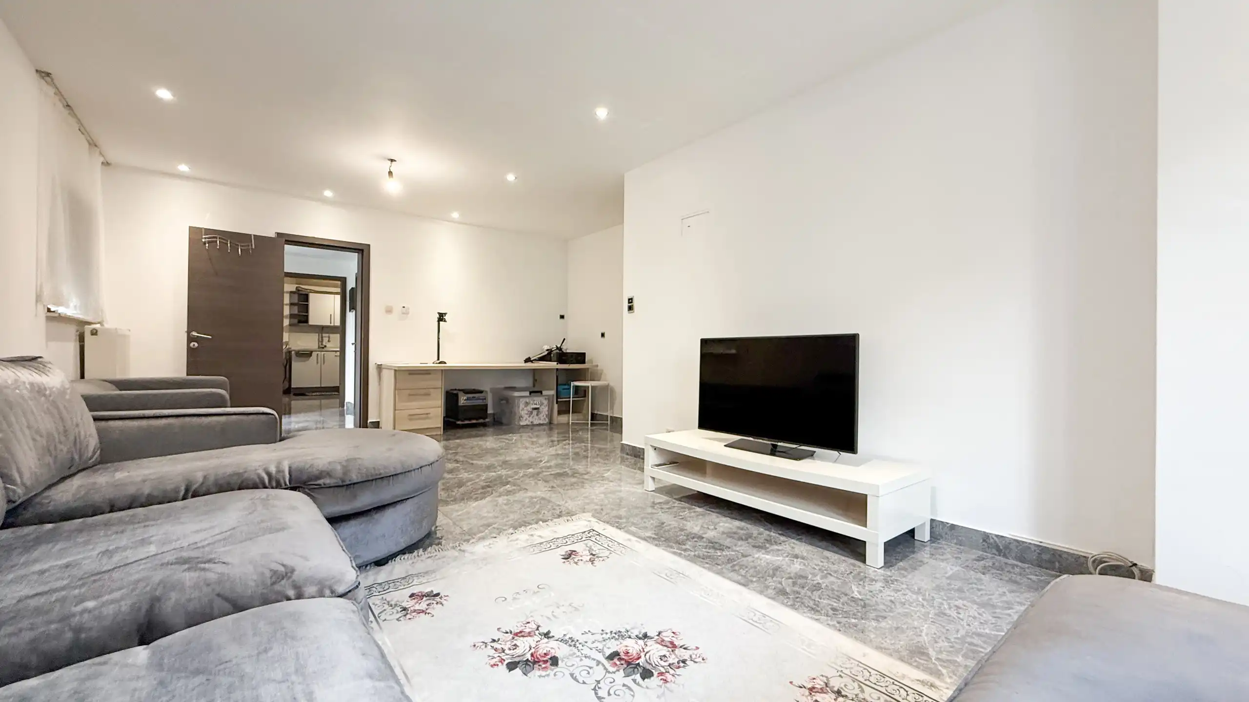 Hoofdfoto van de publicatie: Instapklare vernieuwde woning van 170m² met 3slpks!