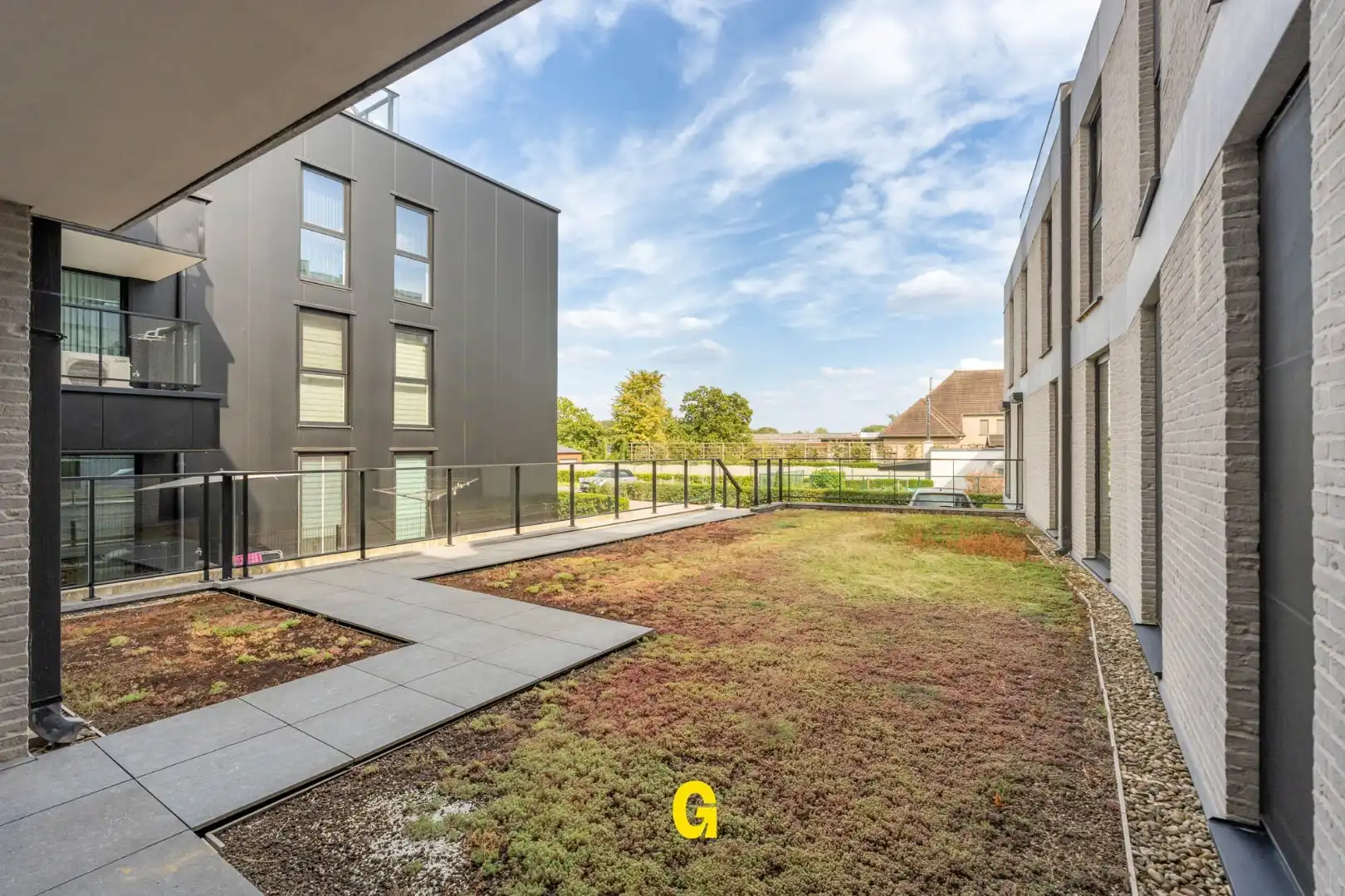 Knap ingericht gelijkvloersappartement met kelder en standplaats vlak bij het centrum foto 28