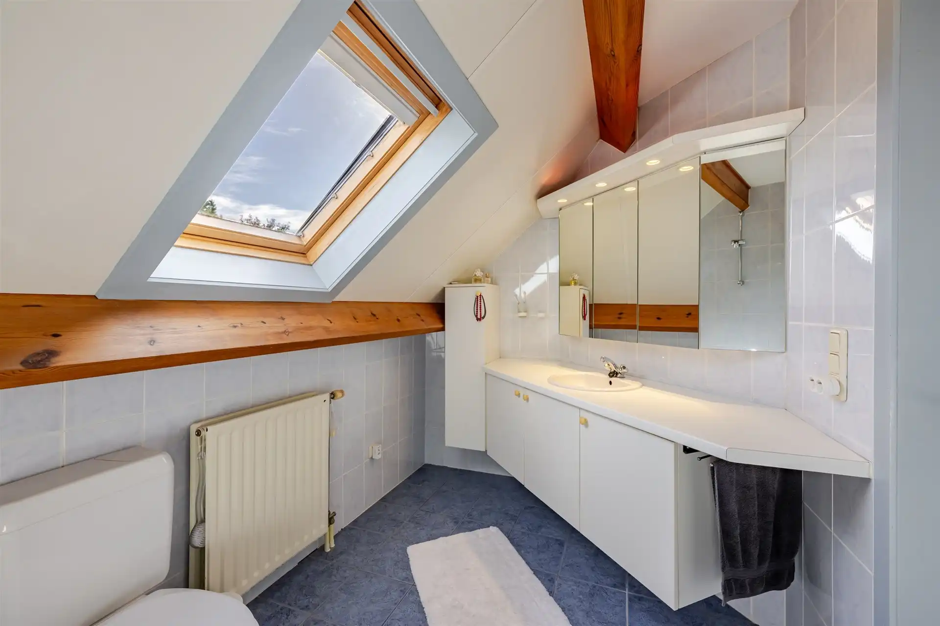 Gezinswoning met 4 slaapkamers en zonnige tuin in Belsele. foto 13