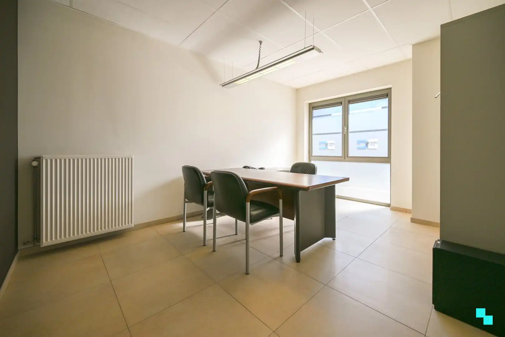 Uiterst commercieel en vlot bereikbaar handelspand (340 m²) te Izegem foto 23