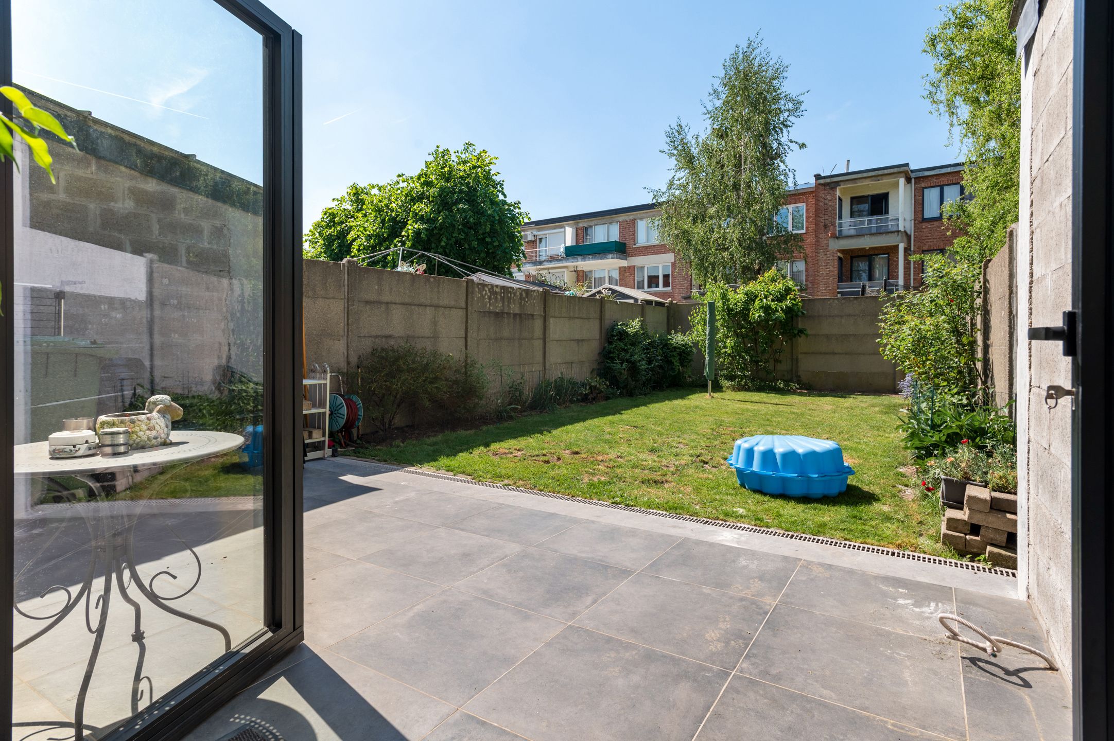 Gelijkvloers appartement met ruime tuin foto 15