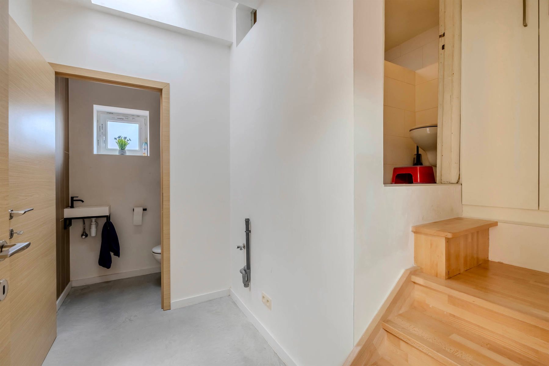 OB met o.a. 5 slaapkamers, 2 badkamers en ruim magazijn foto 17