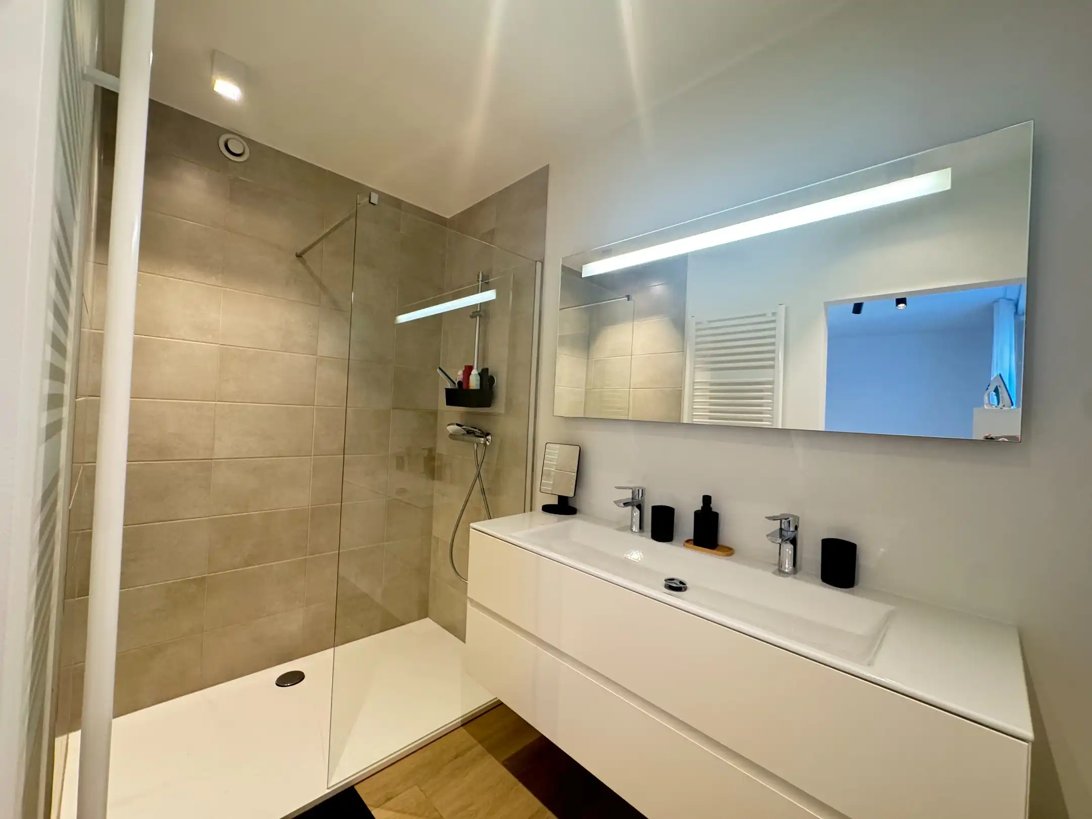Prachtig gerenoveerd appartement in het centrum van Genk foto 8