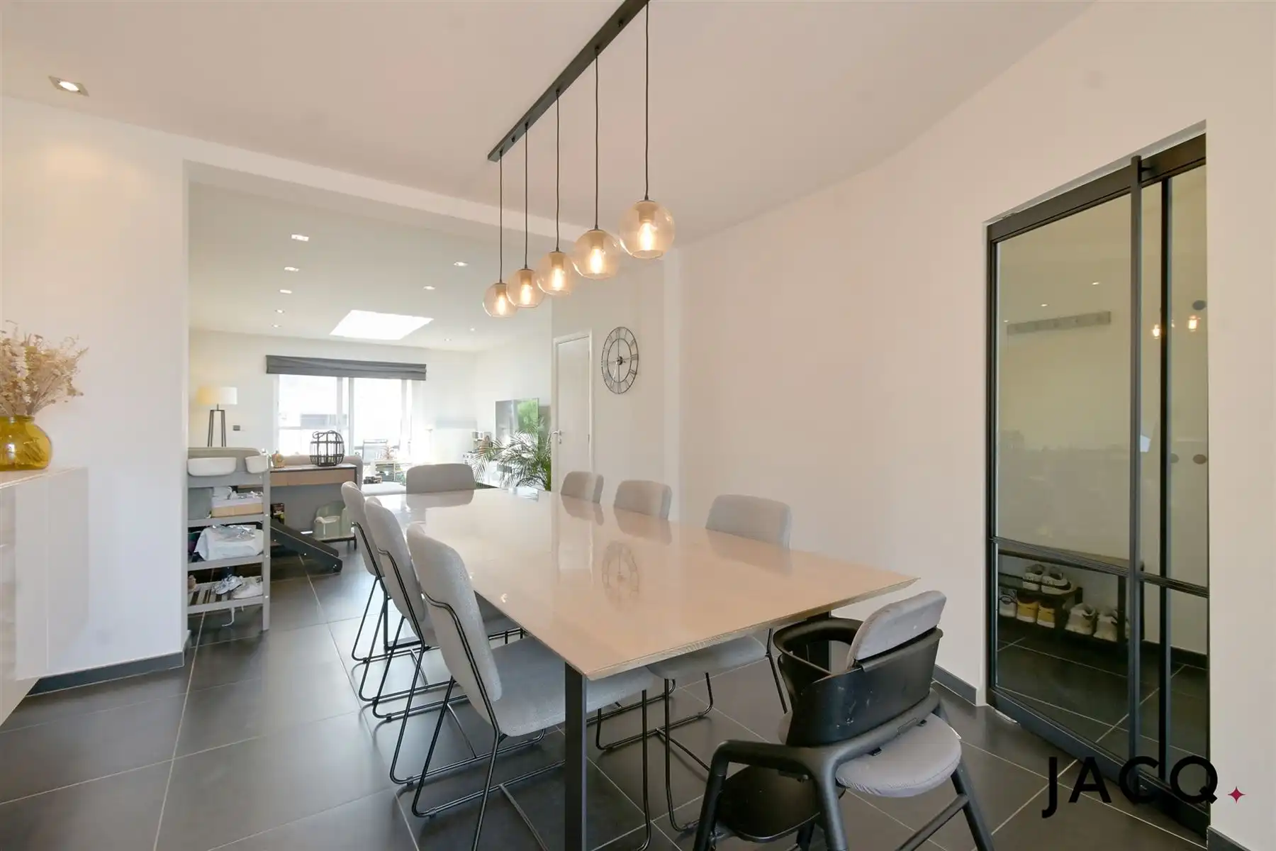 Charmante woning met 3 slpk's, gezellige tuin en garage! foto 6