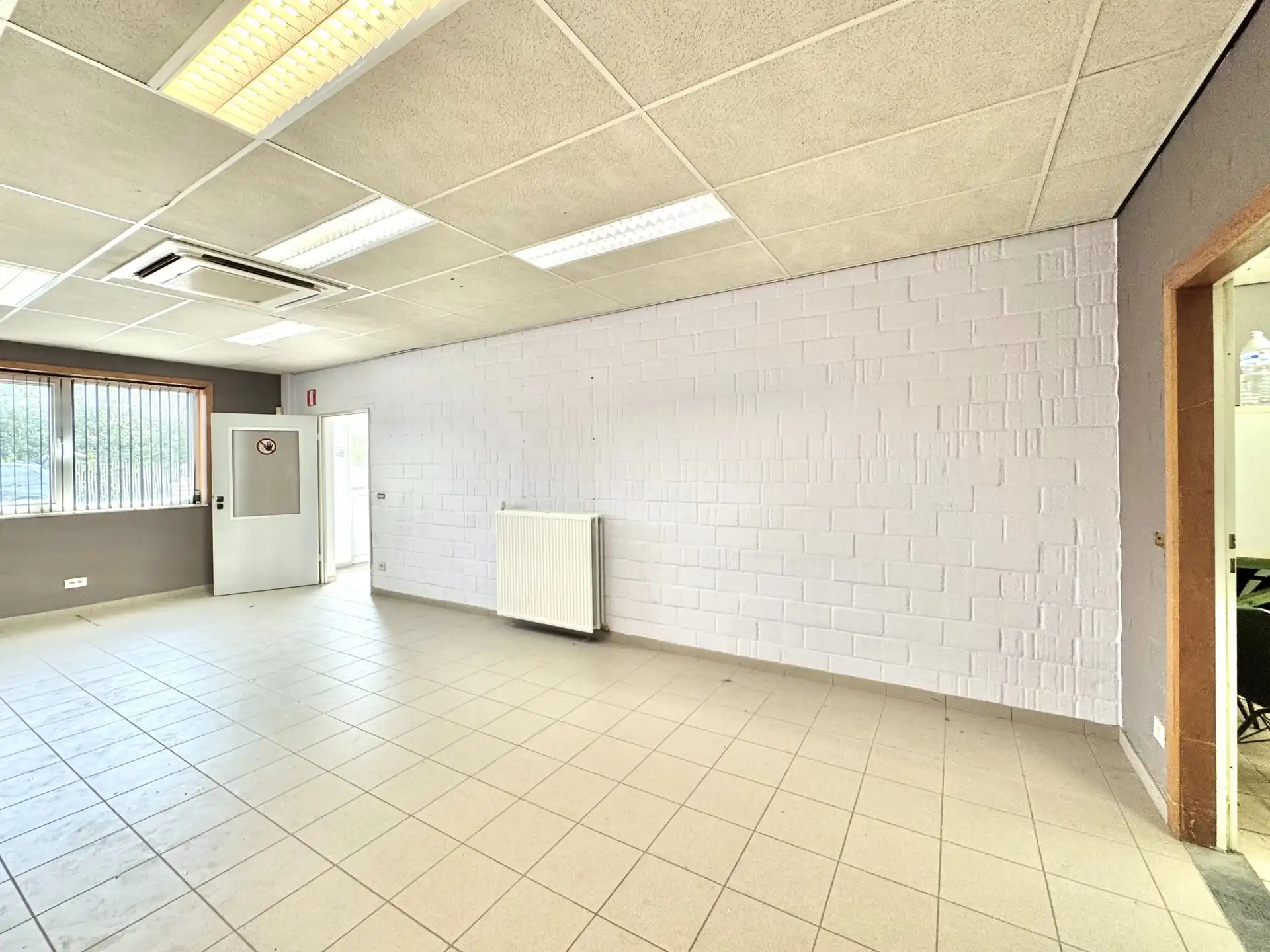 MAGAZIJNEN - BEDRIJFSGEBOUWEN OP EN MET GROND | 3.941 M² foto 11