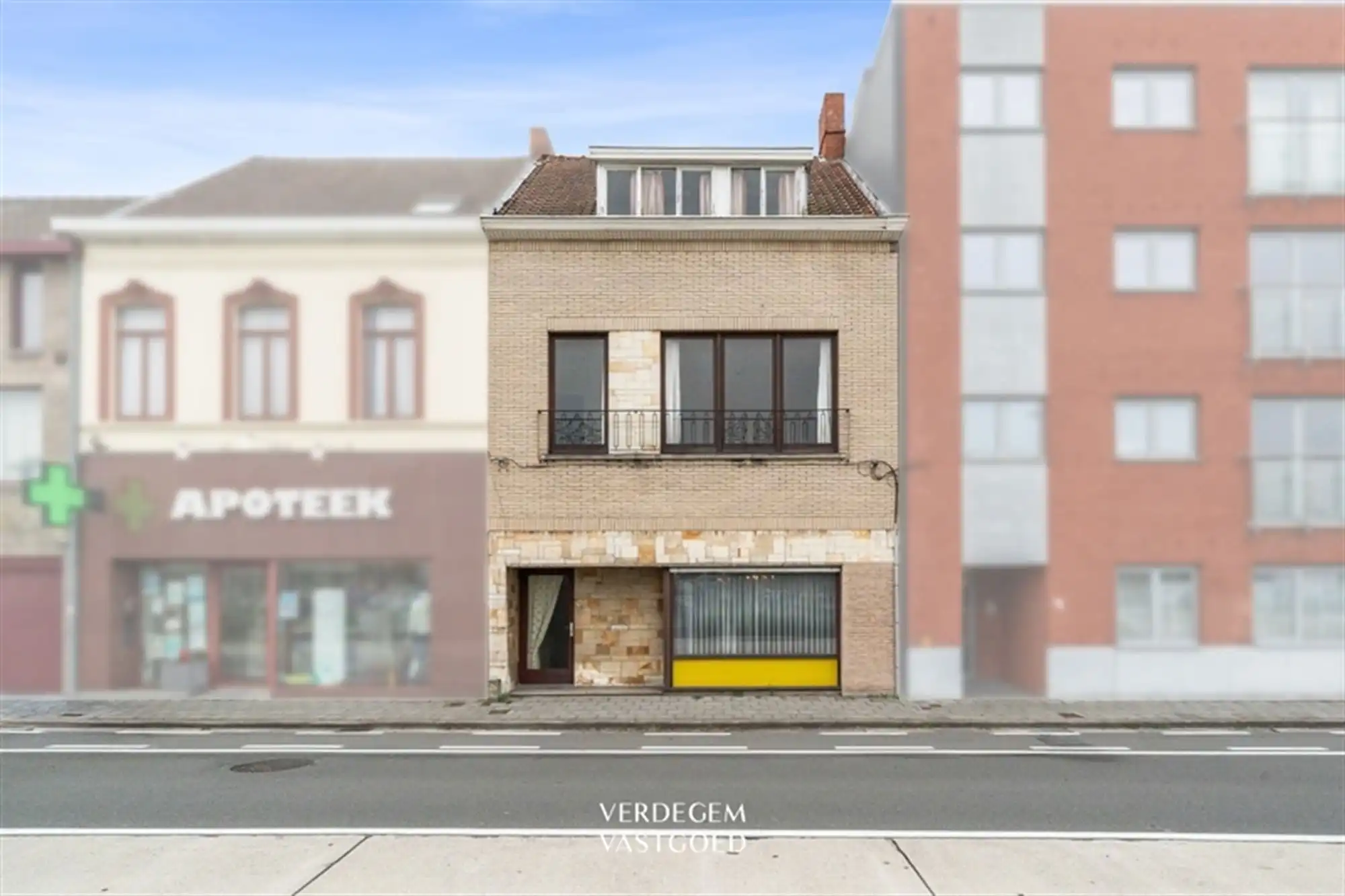 Ruime, te renoveren, woning met bouwgrond op een terrein van 869m² foto 3