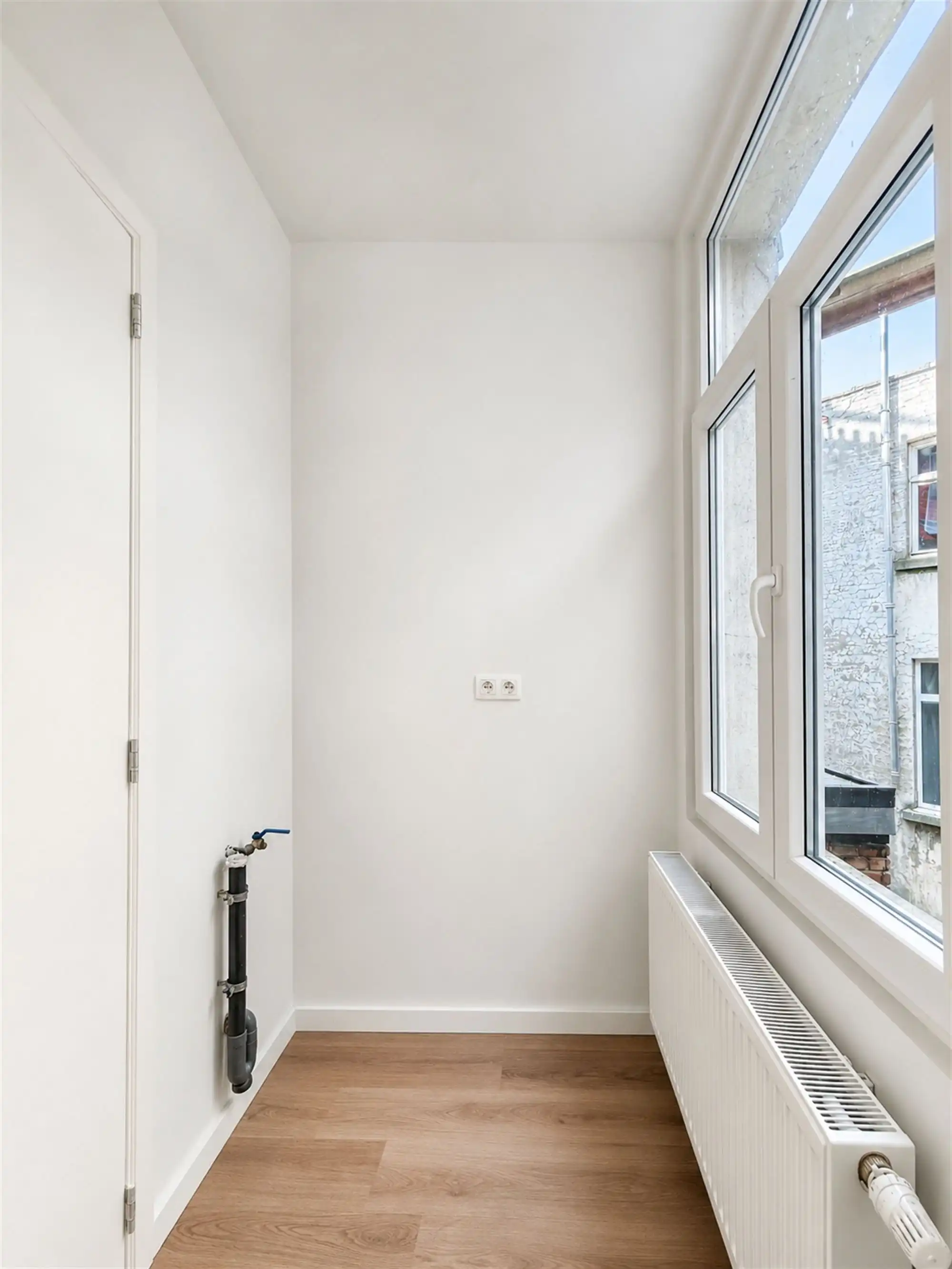 Instapklare gerenoveerde studio te Antwerpen foto 6