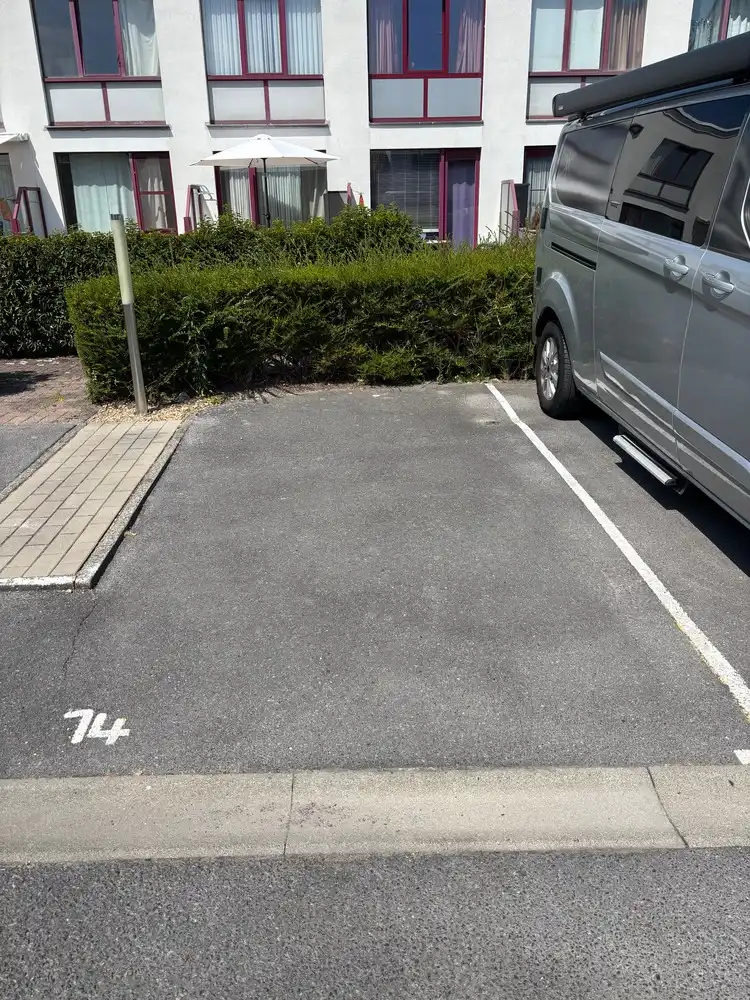 PARKING BLEKKAERT - STAANPLAATS 14 foto 2