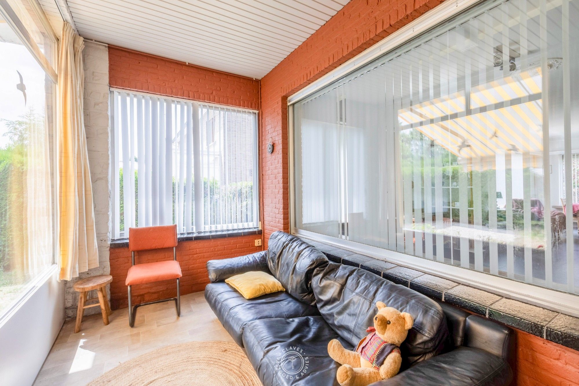 Uiterst verzorgde bungalow met garage op een uitmuntende locatie foto 11