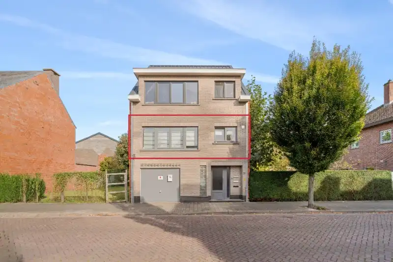Knap instapklaar appartement met 2 slaapkamers, tuin!!! foto {{pictureIndex}}