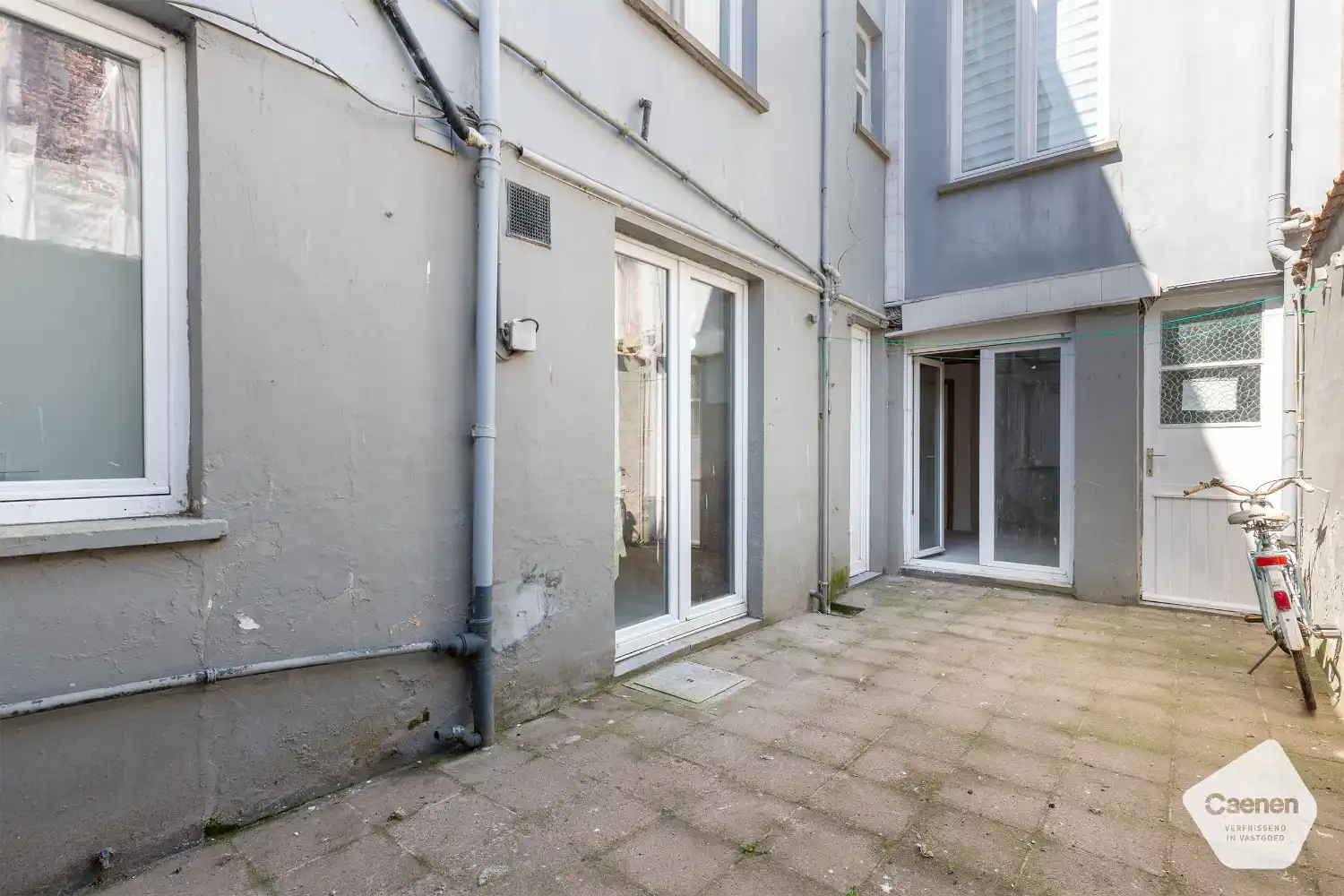 Een licht op te frissen appartement met twee slaapkamers, gelegen op een rustige locatie nabij het strand, het centrum en het openbaar vervoer foto 10