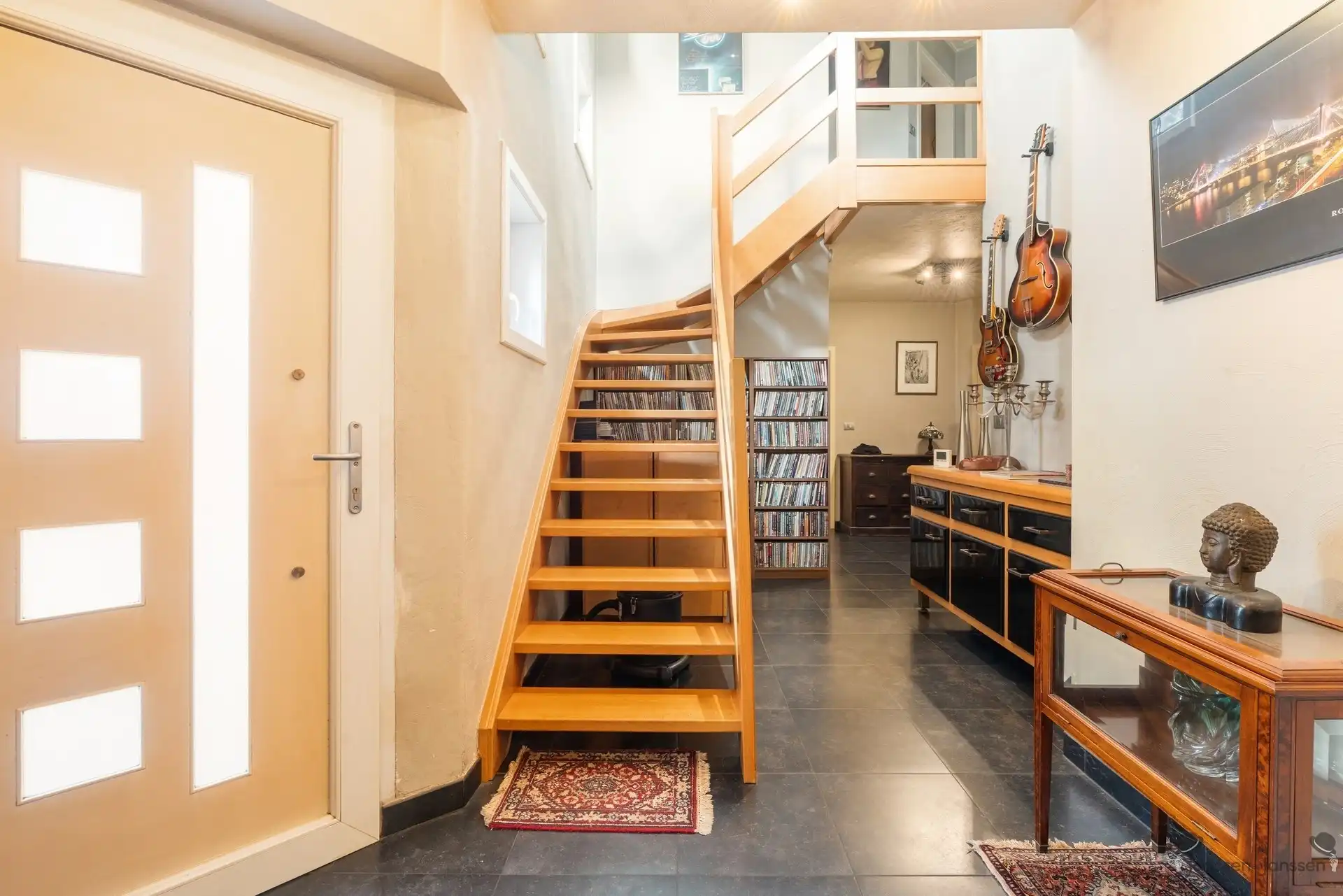 Architecturale woning met 4 slaapkamers op een royaal perceel van 2.012 m² foto 7