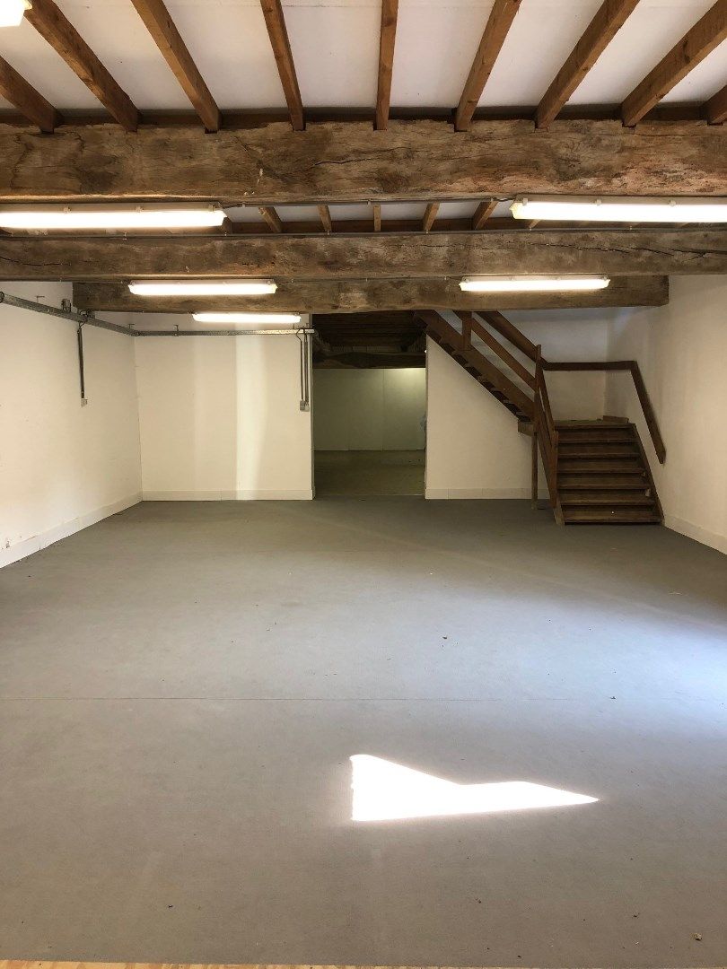  Magazijn deeluitmakende van vierkantshoeve Hof ter Poorten te Althoeselt, met een totale oppervlakte van 445 m² foto 4