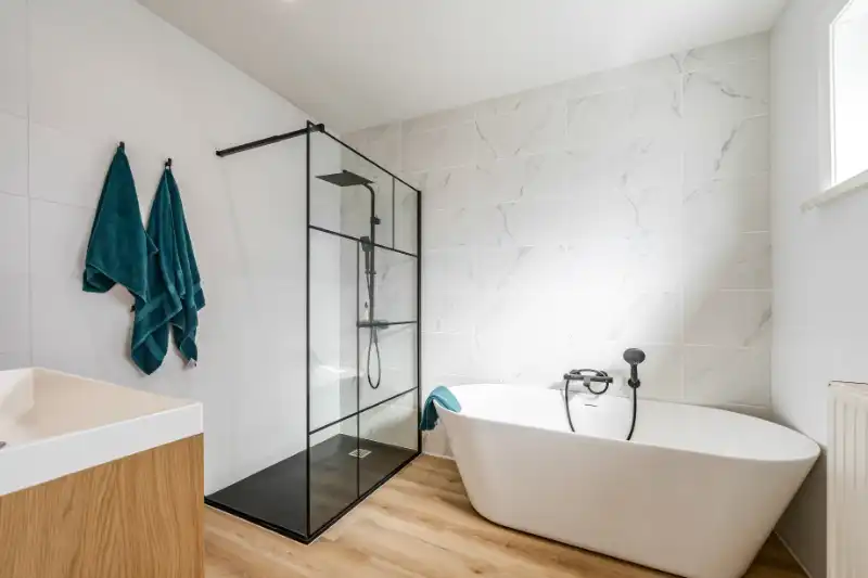 Knap gerenoveerde instapklare HOB op 445m² aan de stadsrand foto 10