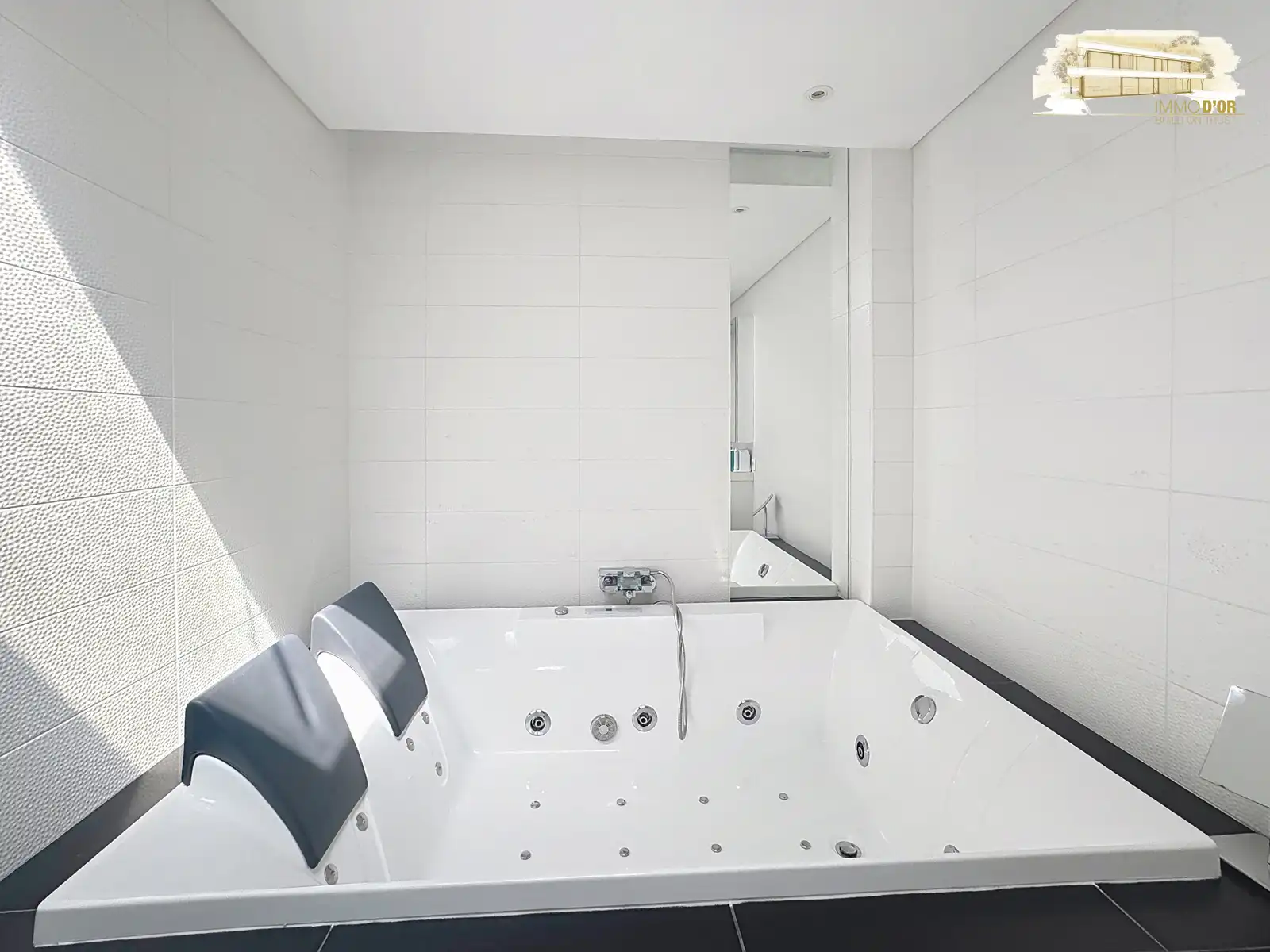 Stijlvolle duplex met 3 slaapkamers & zonovergoten terras foto 12